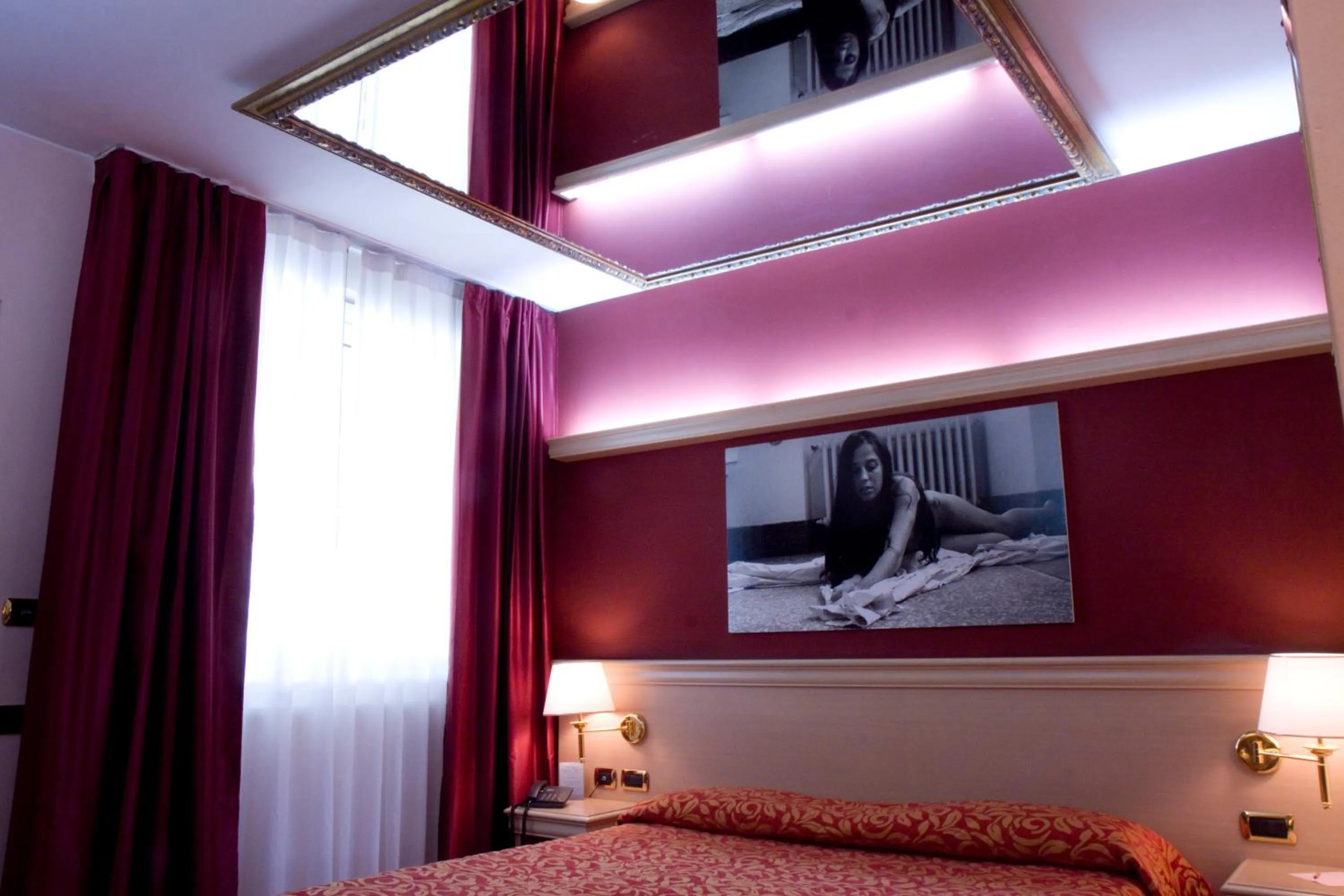 Bed in HM MotelHotel