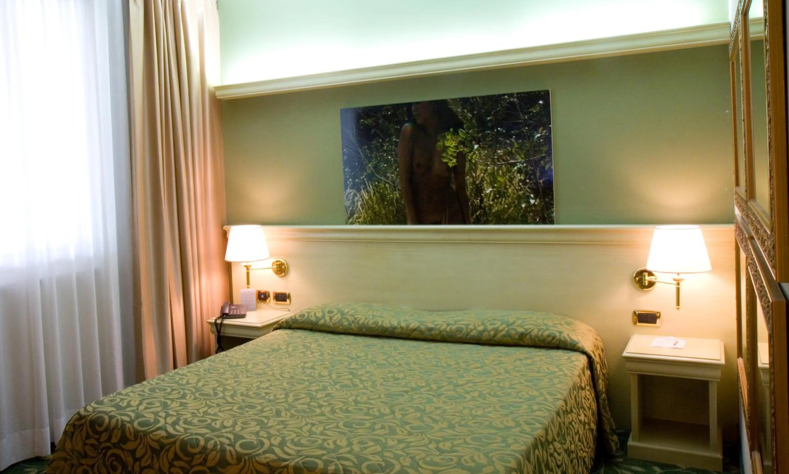 Bed in HM MotelHotel