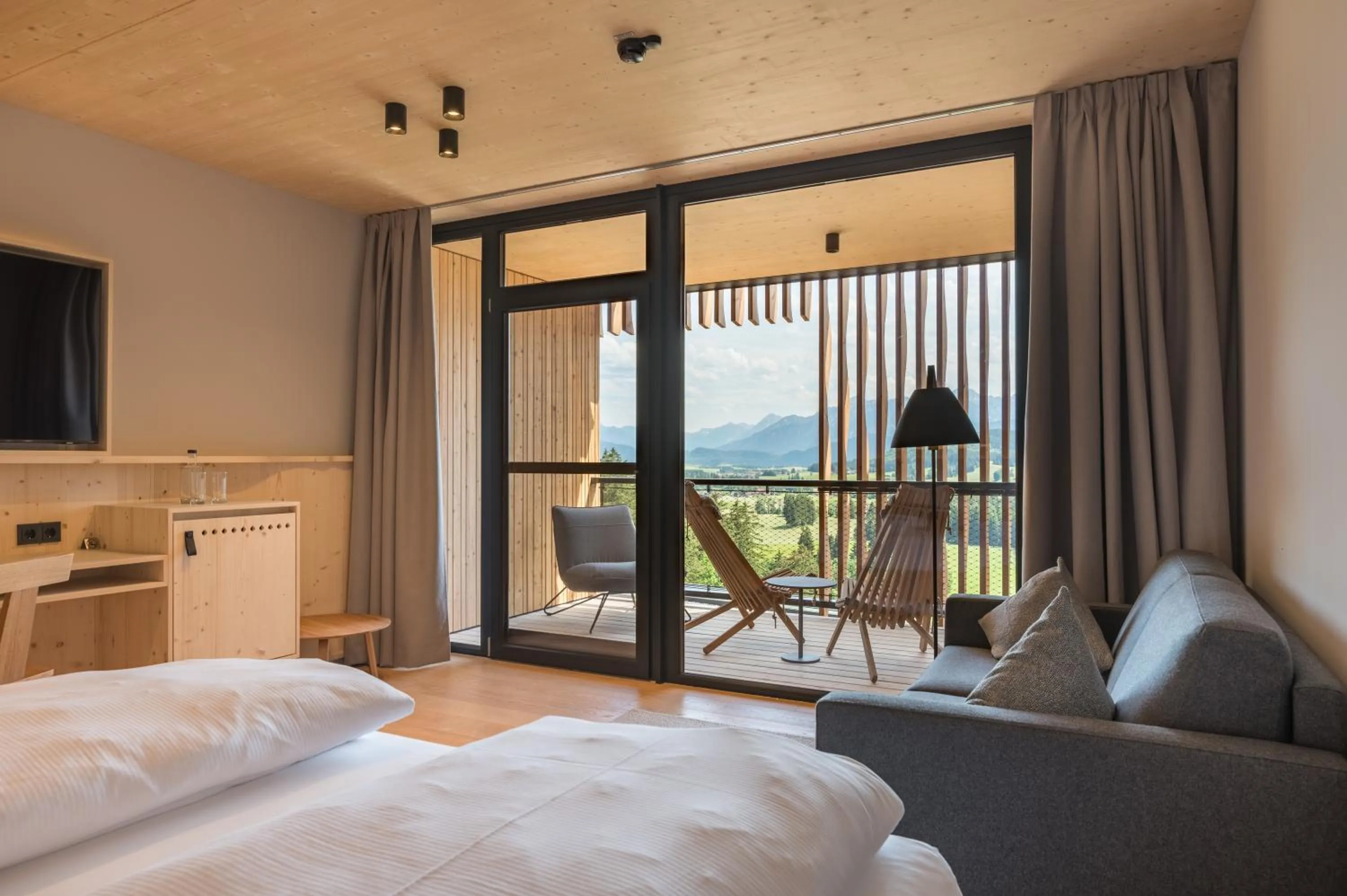 Photo of the whole room, Bed in PANORAMA Allgäu Spa Resort