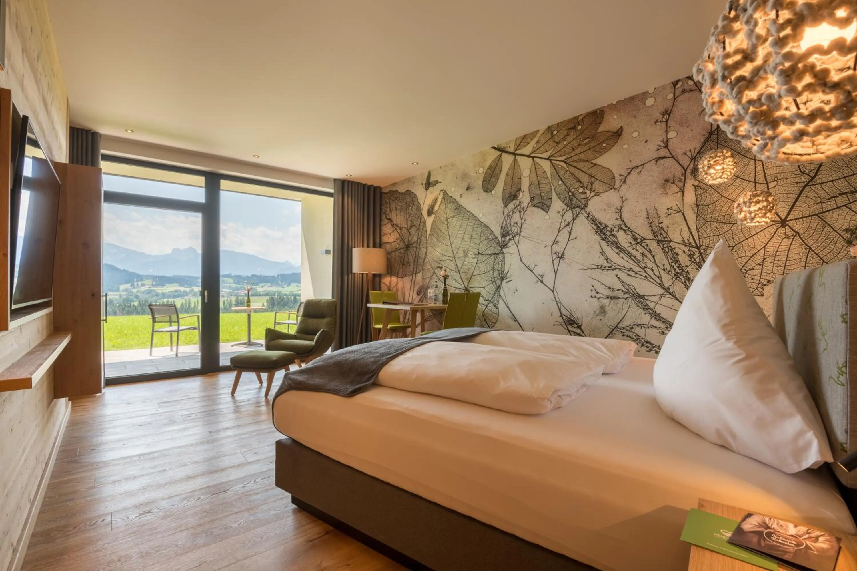Photo of the whole room, Bed in PANORAMA Allgäu Spa Resort