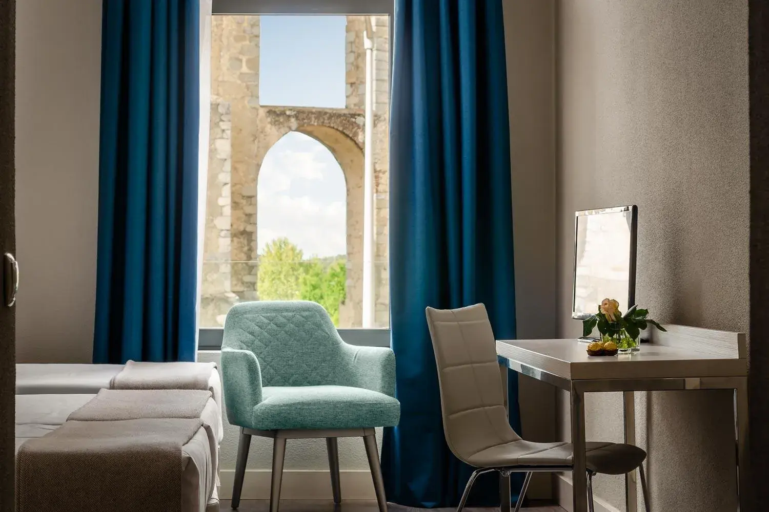 Landmark view, Bed in Hotel D. Luis - Elvas Landmark view, Bed in Hotel D. Luis - Elvas