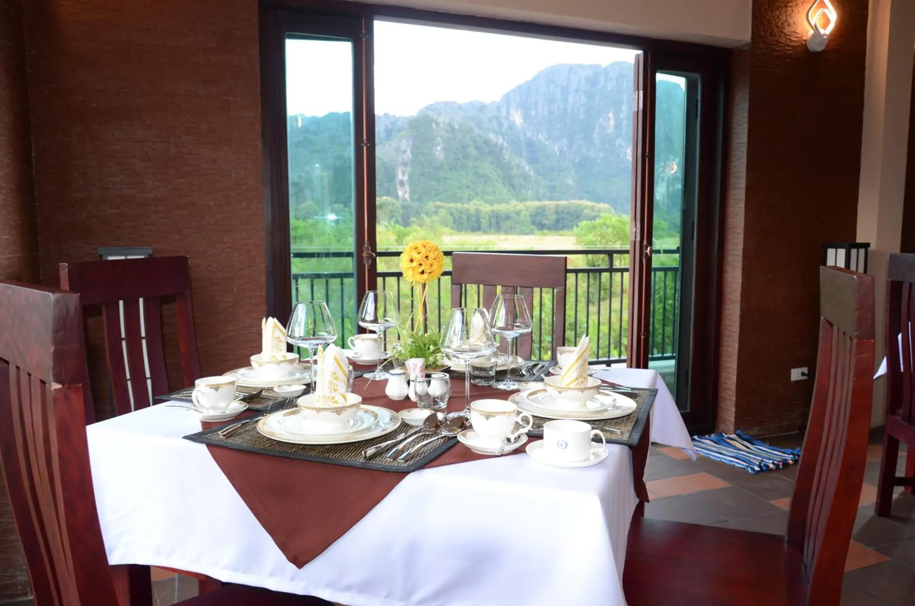 Restaurant/places to eat in Saksiri Riverside Boutique Hotel Restaurant/places to eat in Saksiri Riverside Boutique Hotel