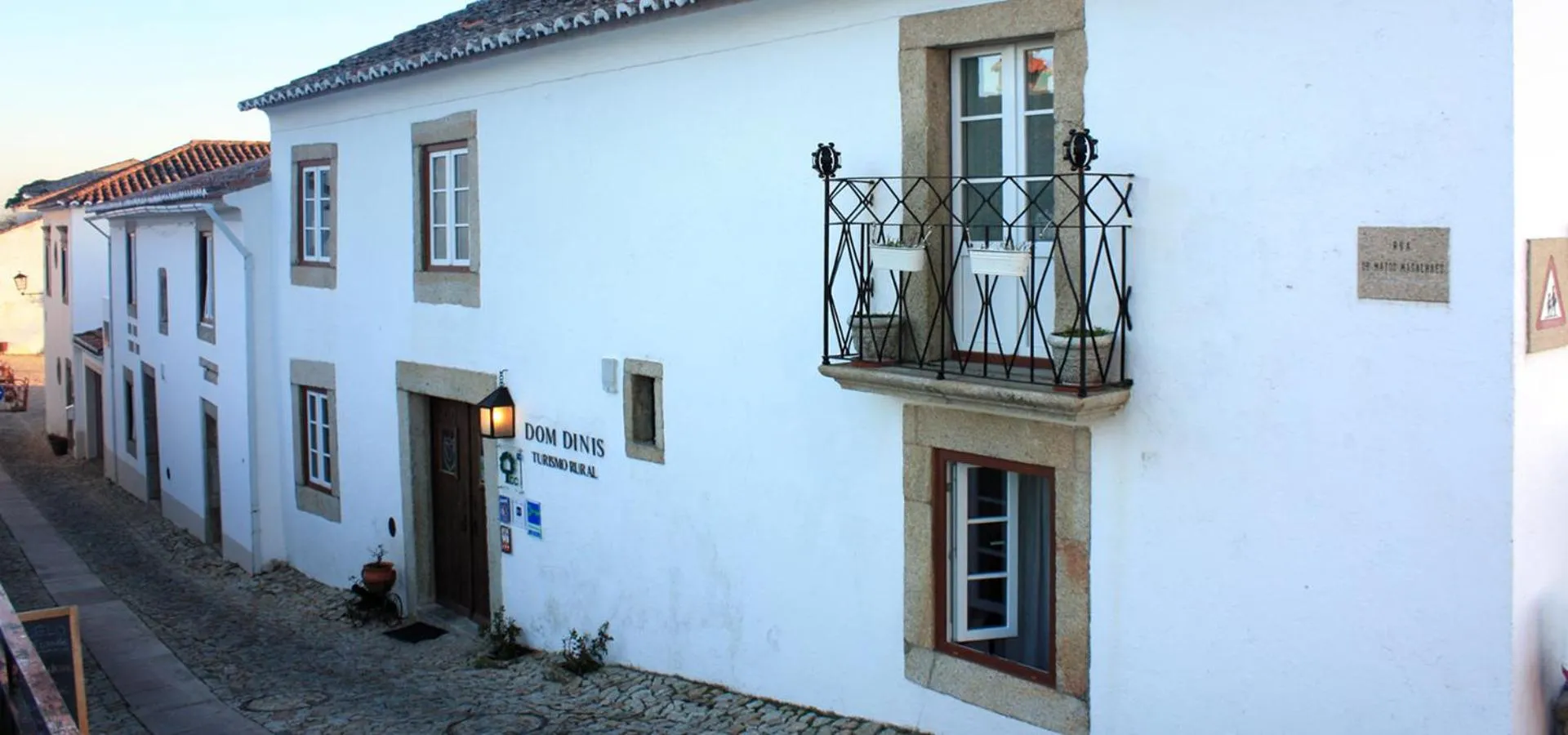 Facade/entrance in Dom Dinis Marvão