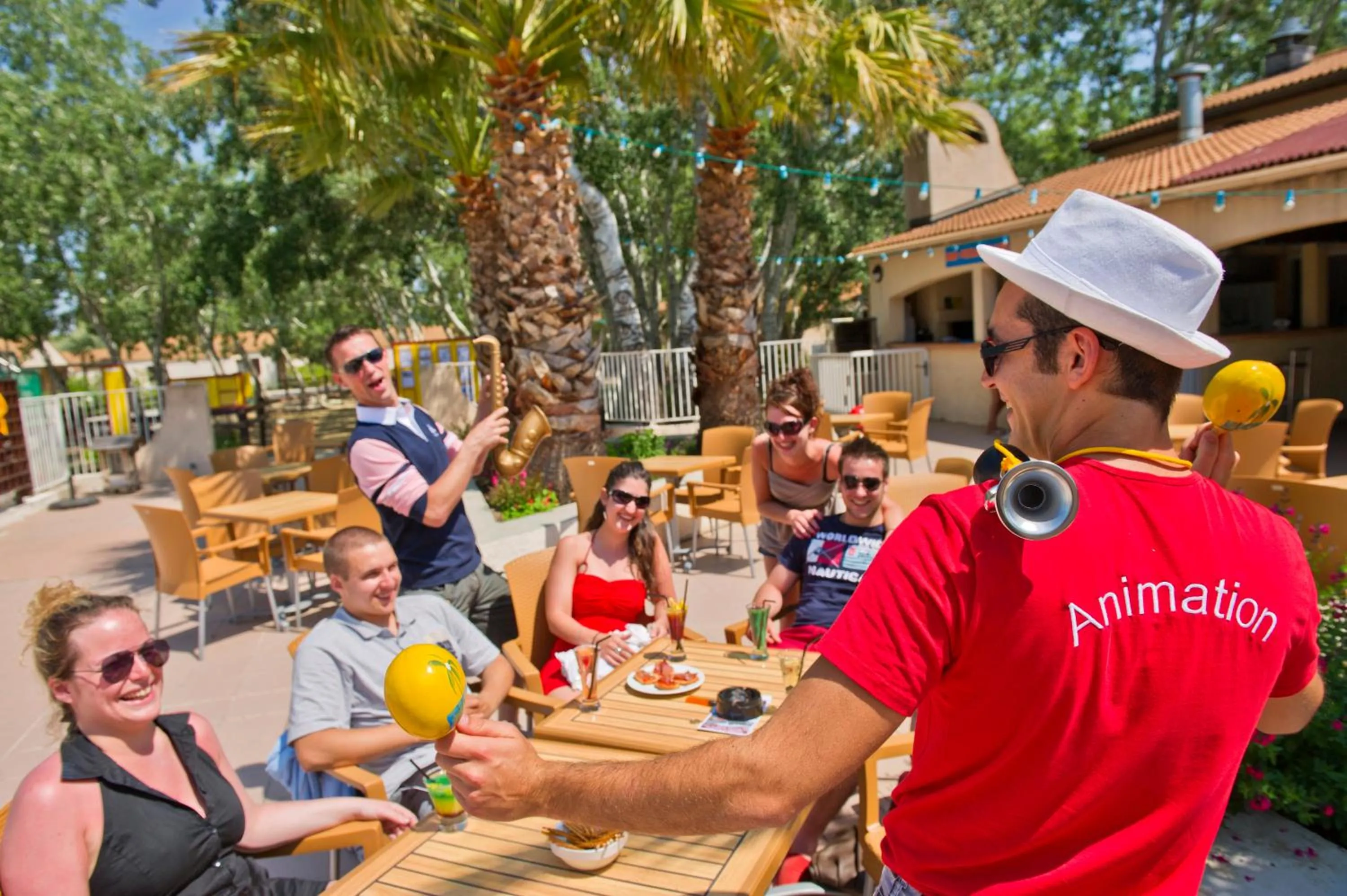 Lounge or bar in Azureva Le Grau du Roi