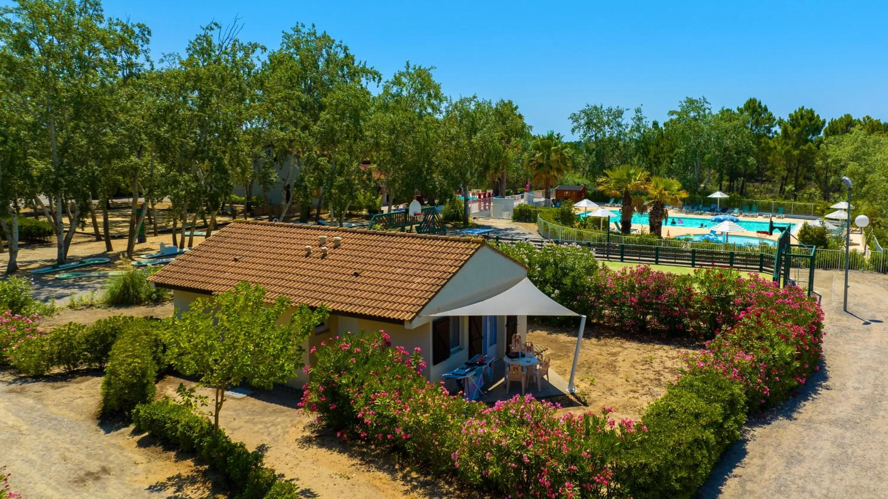 Garden view in Azureva Le Grau du Roi