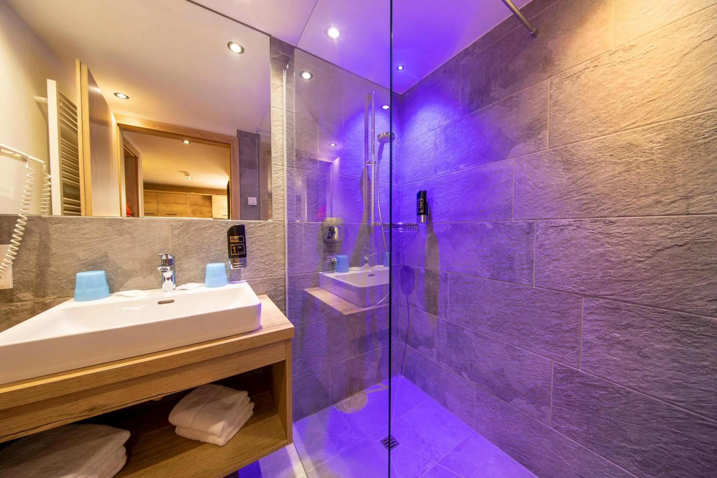 Shower in Hotel Post Krimml