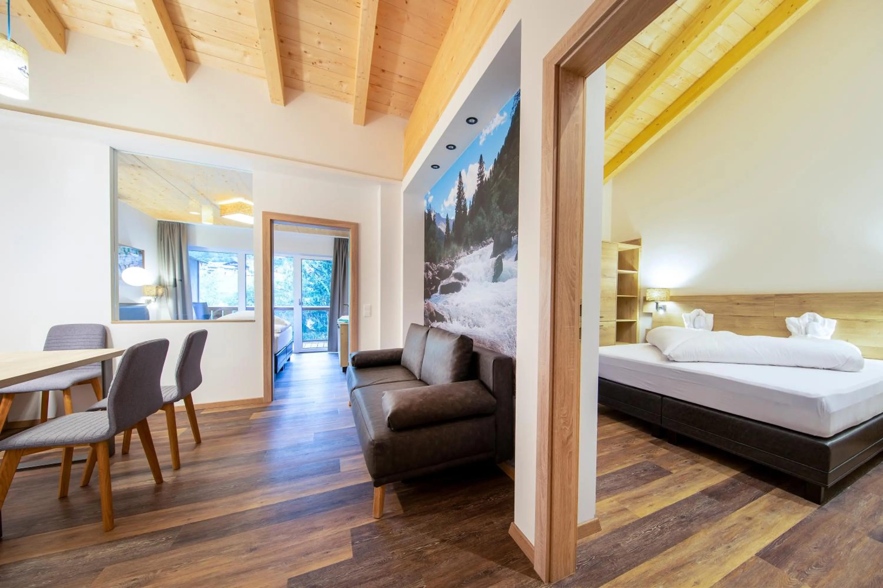 Living room, Bed in Hotel Post Krimml