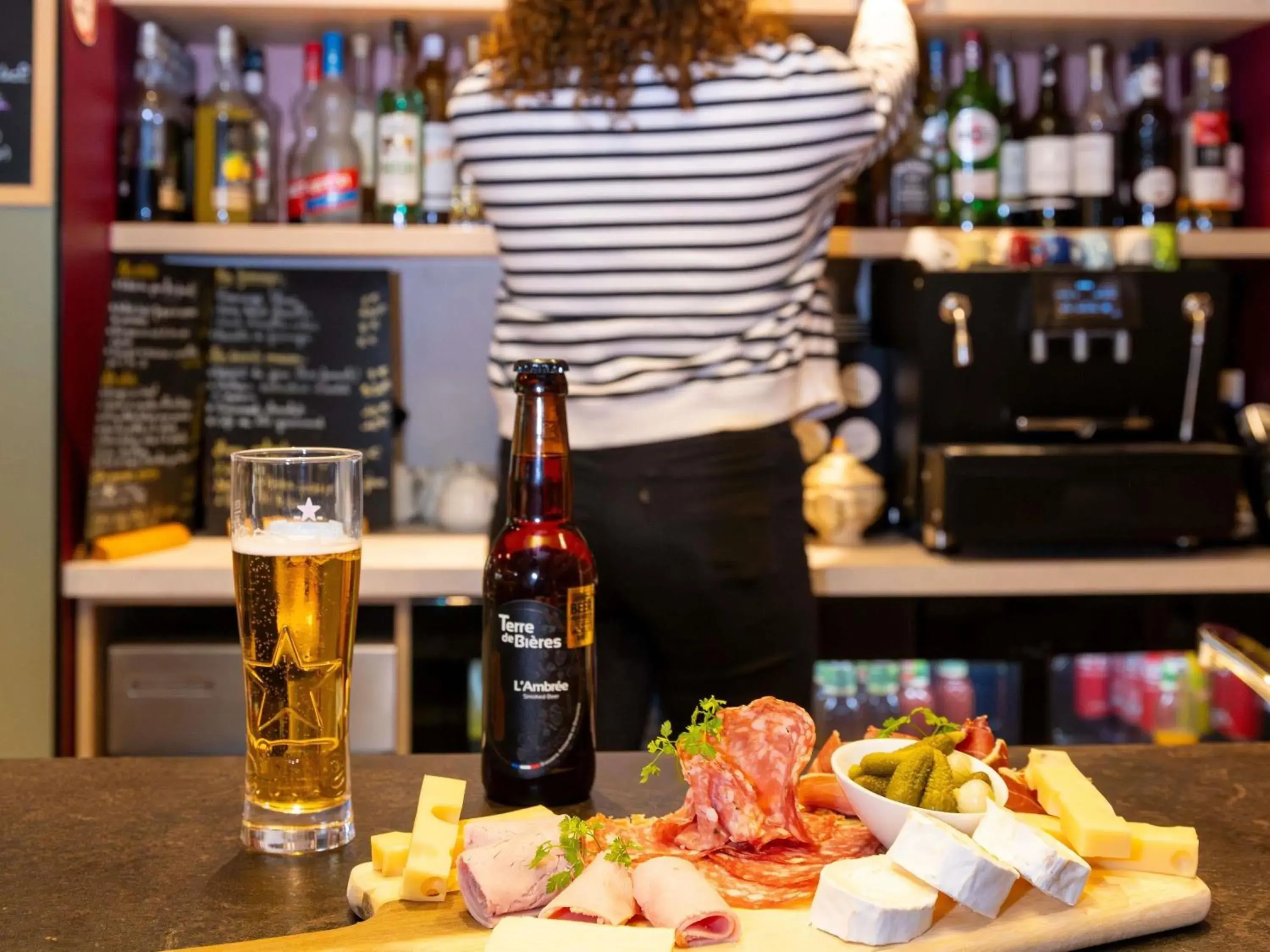 Property building in greet Hotel Massieux Lyon Nord Property building in greet Hotel Massieux Lyon Nord