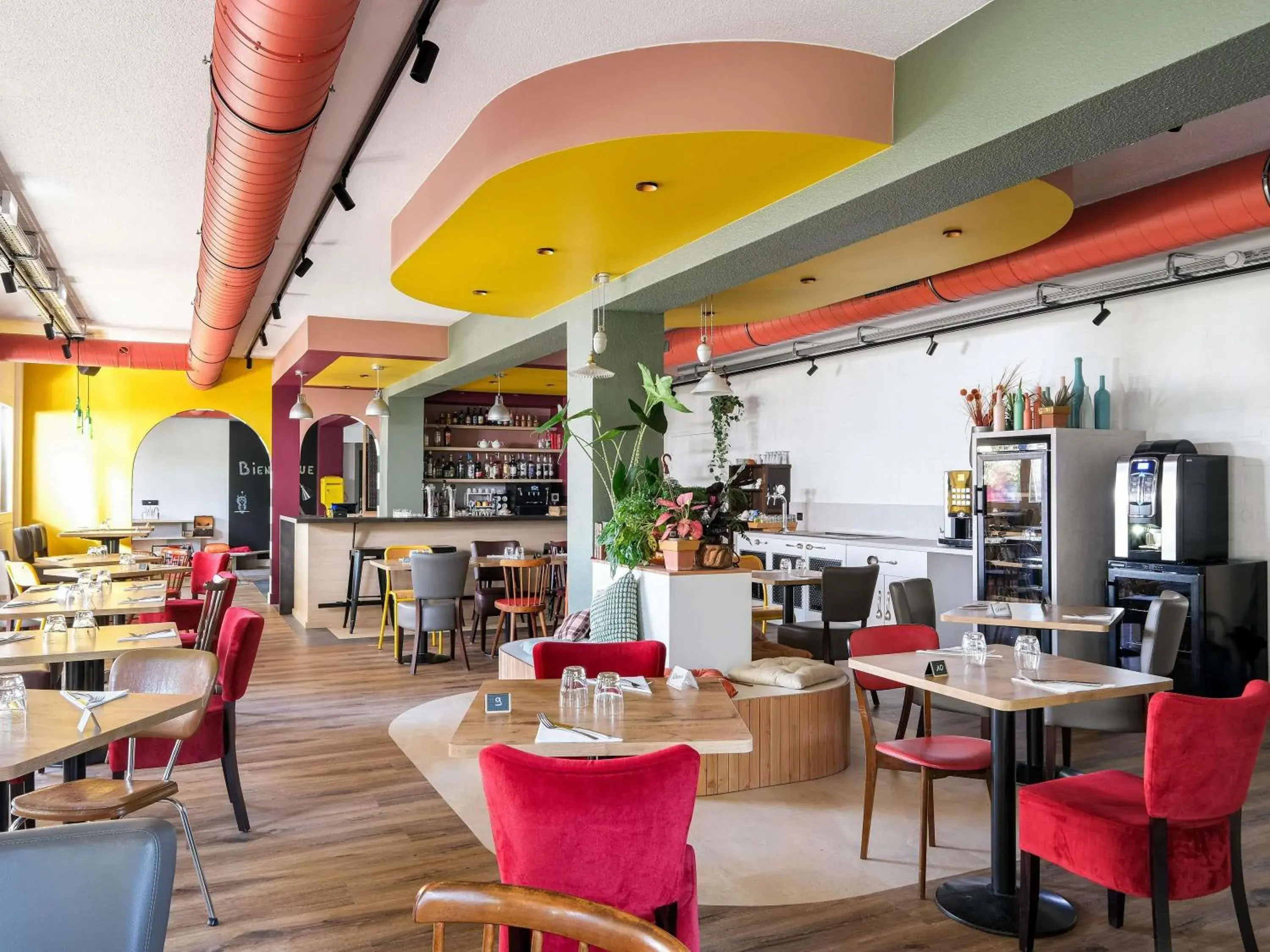 Restaurant/places to eat in greet Hotel Massieux Lyon Nord Restaurant/places to eat in greet Hotel Massieux Lyon Nord