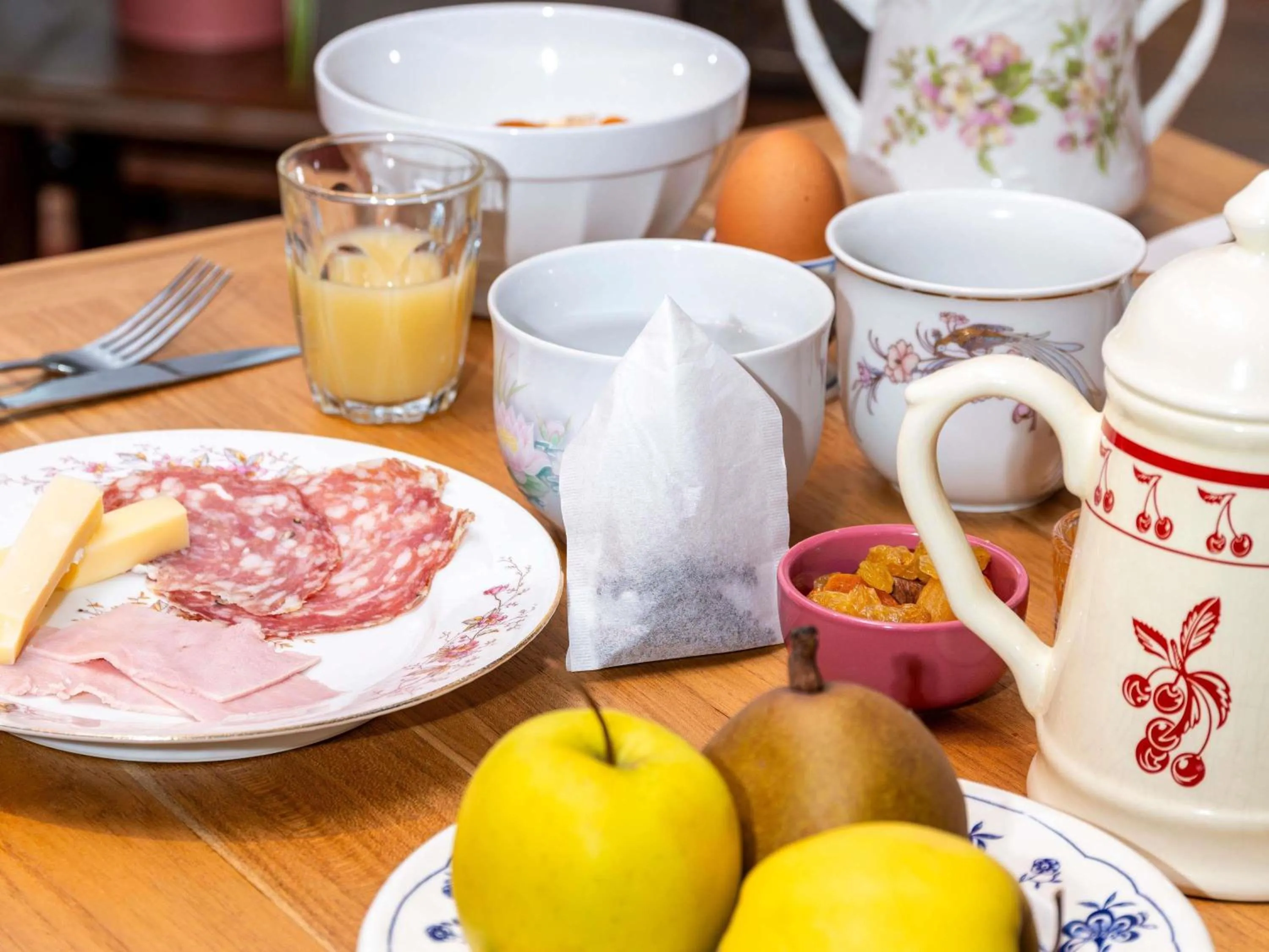 Breakfast in greet Hotel Massieux Lyon Nord