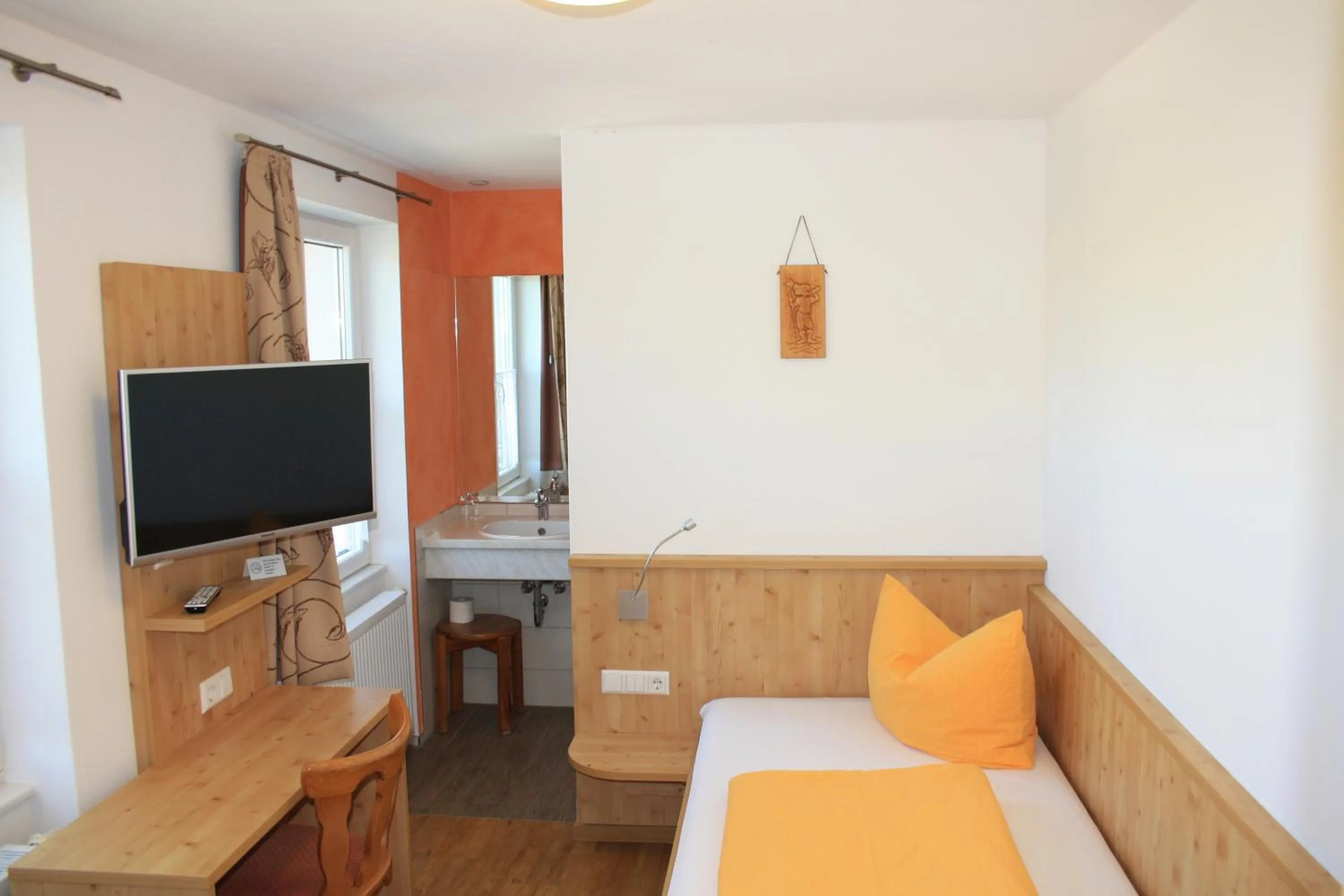 Bed in Gasthaus Storchen