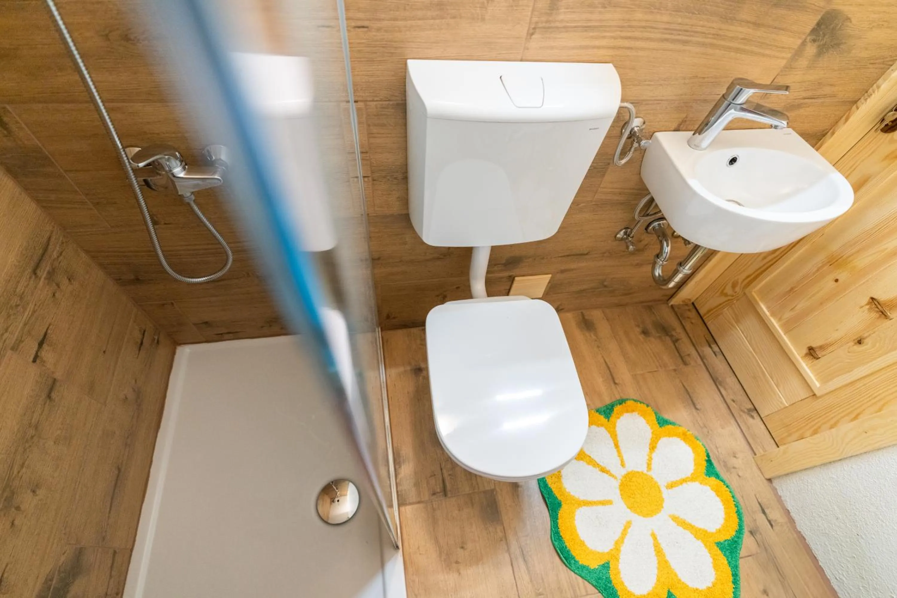 Shower in Pension Cerkovnik