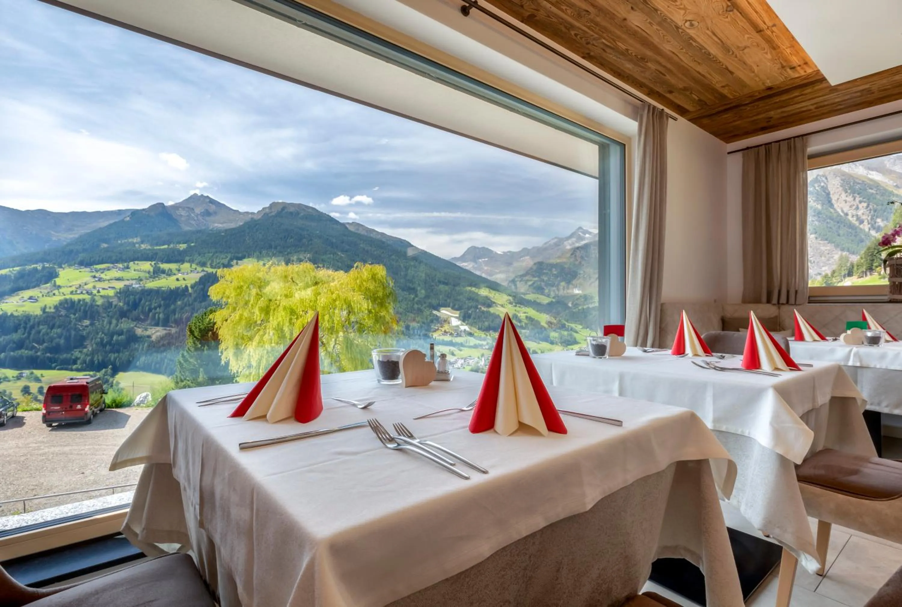 Restaurant/places to eat in Hotel Kronhof