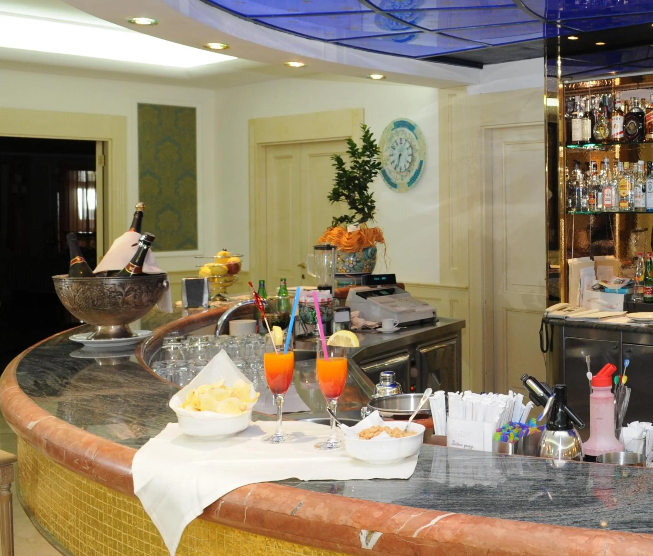 Lounge or bar in Hotel Ristorante La Lanterna