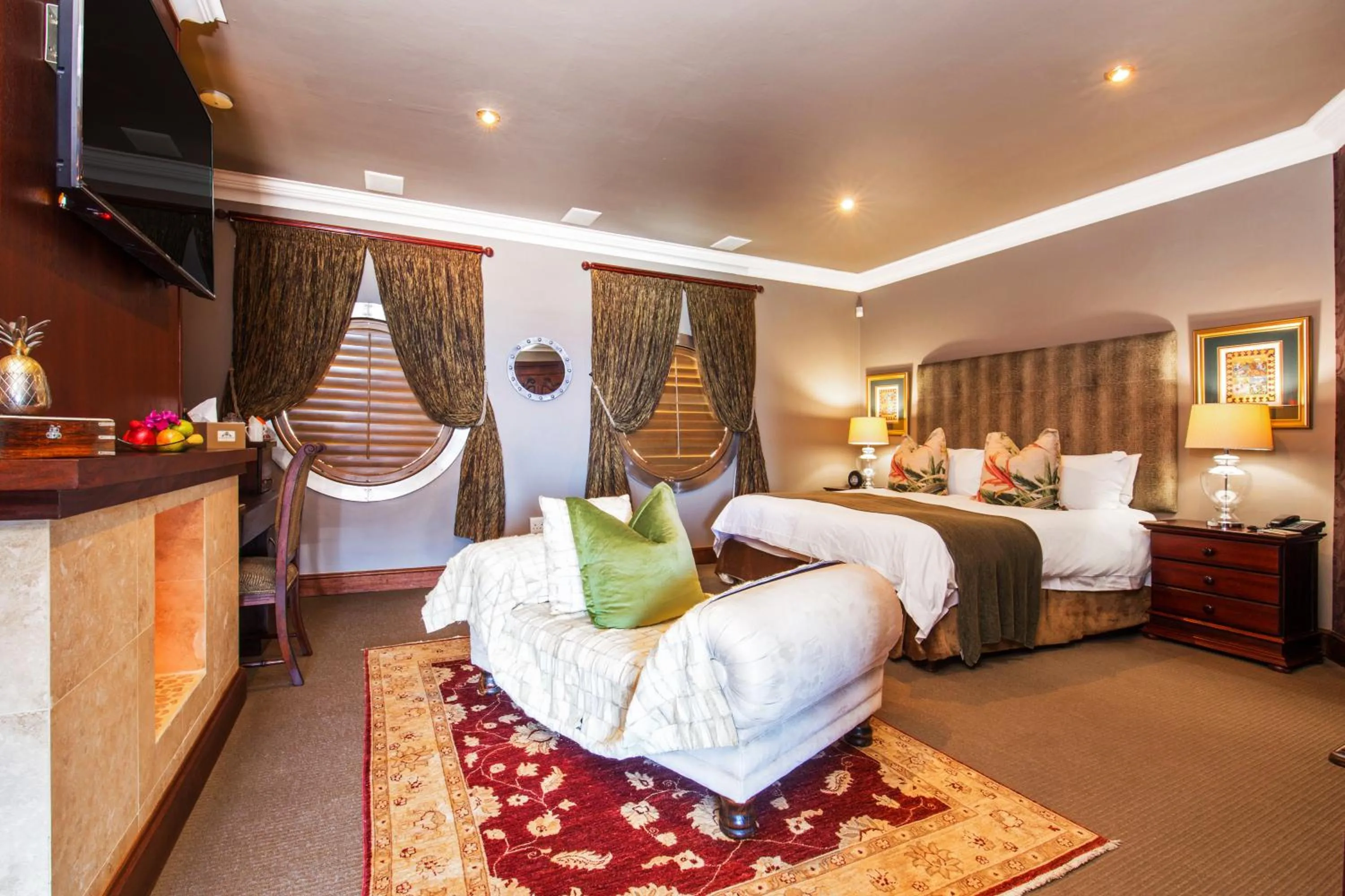 Deluxe Suite - single occupancy in Alexander Guest House