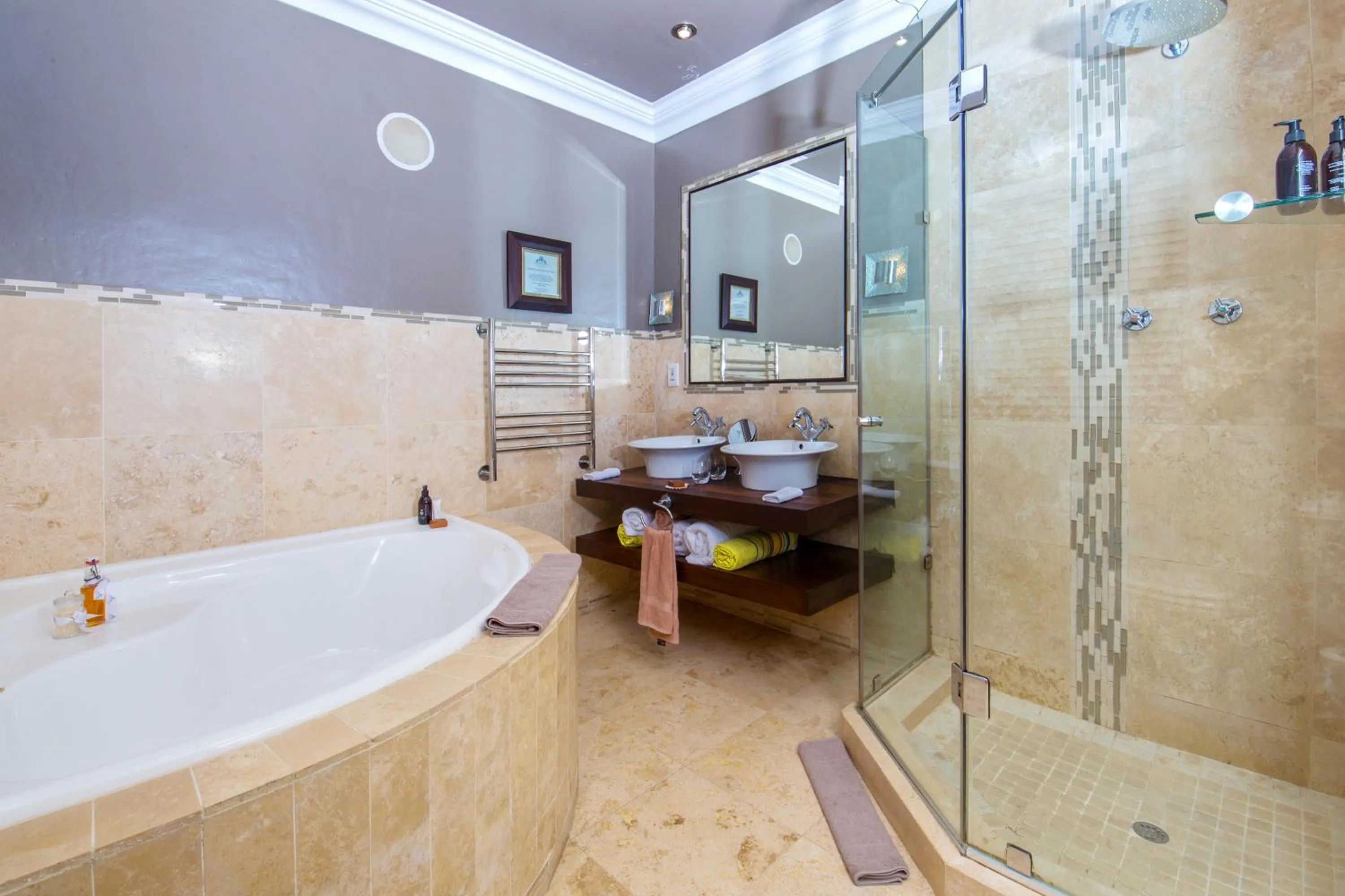 Alexander Guest House