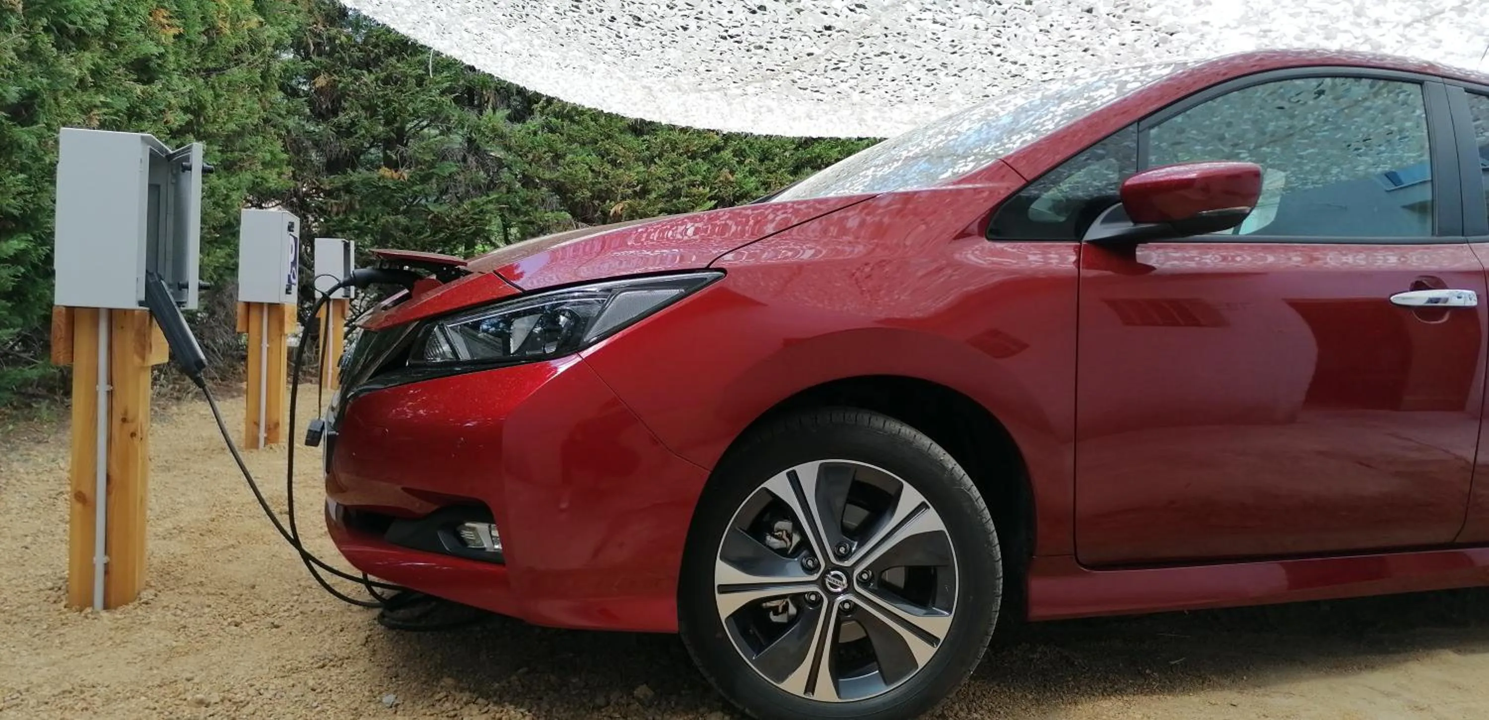 Parking in Logis Hôtel Restaurant Le Chêne Vert