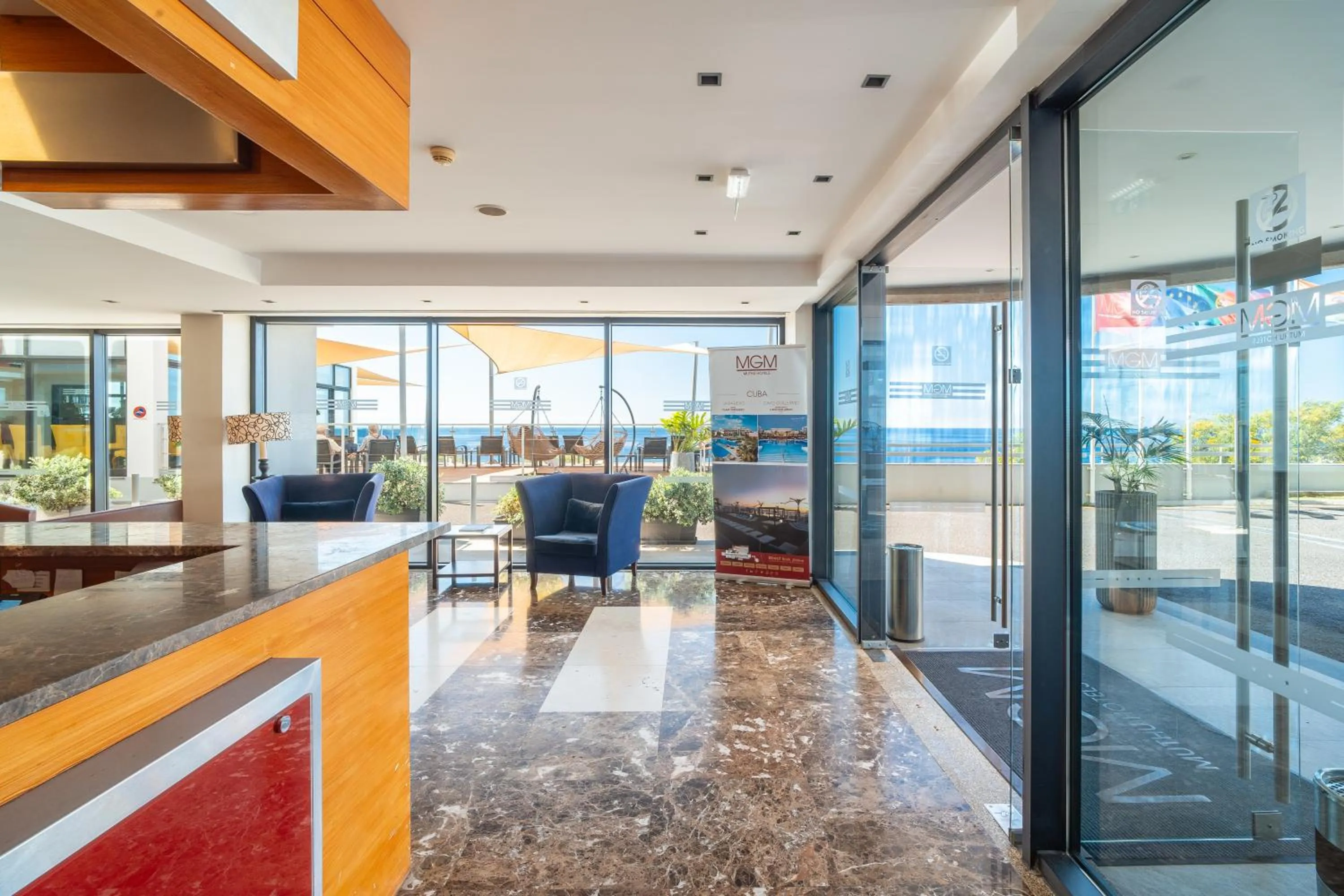 Lobby or reception in Muthu Raga Madeira Hotel