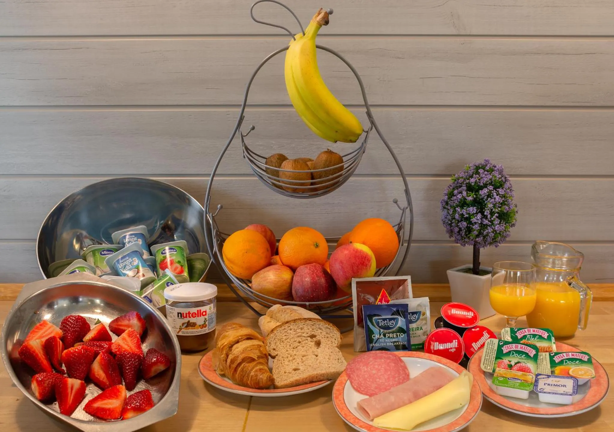 Continental breakfast in Villa Welwitshia