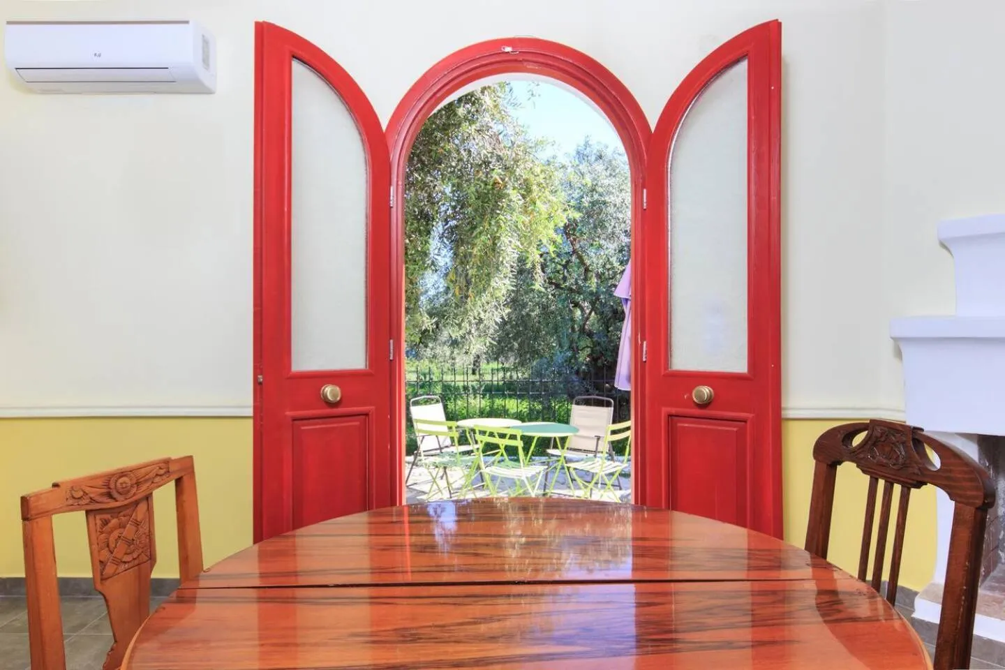 Dining area in Villas Thassos