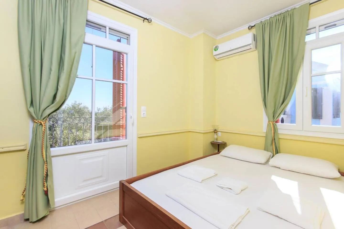 Bed in Villas Thassos