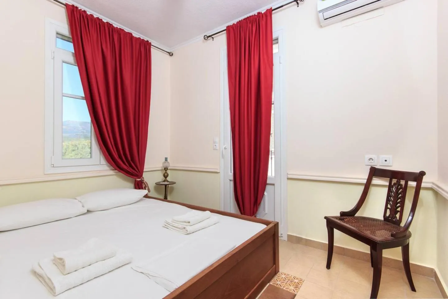 Bed in Villas Thassos
