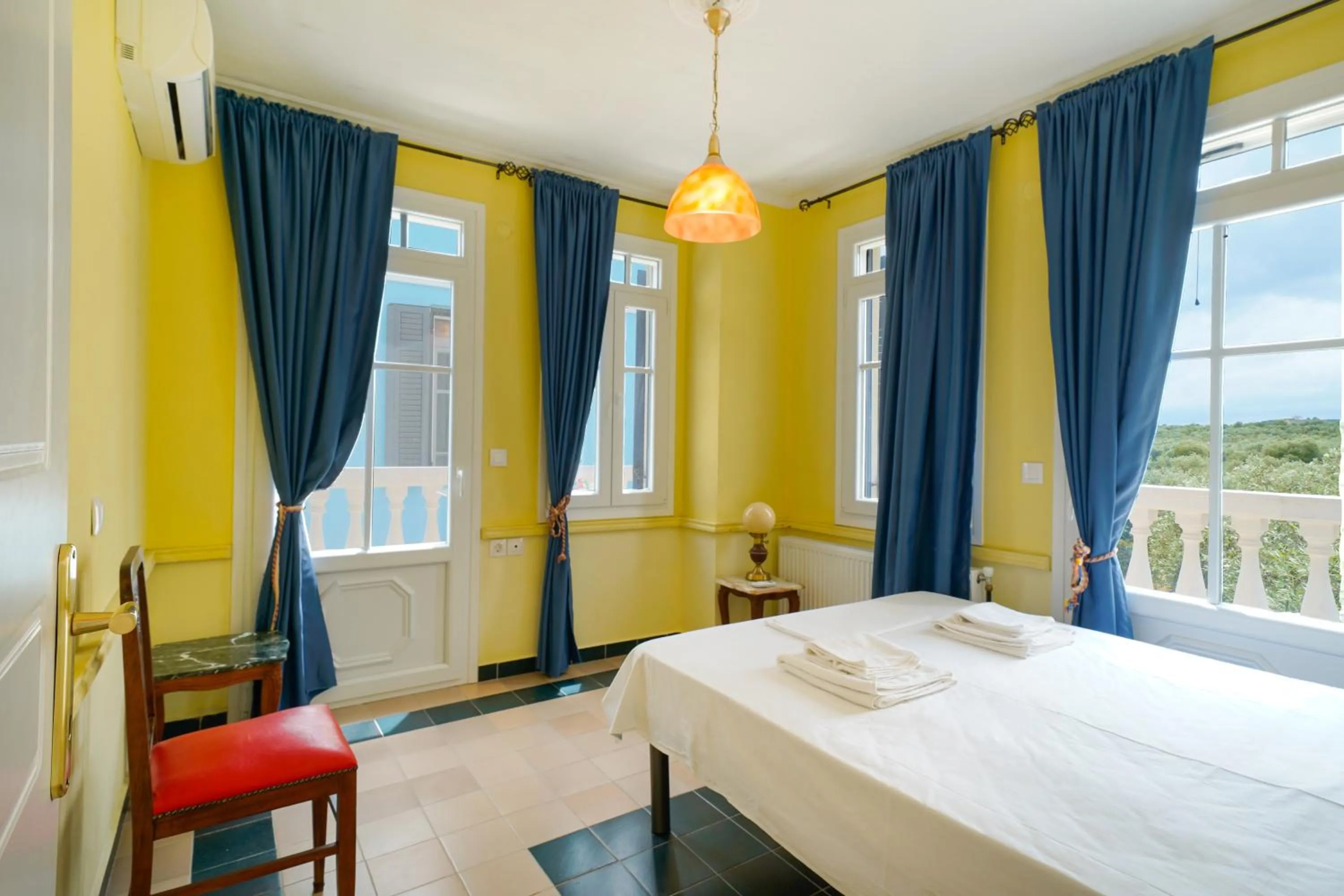 Bed in Villas Thassos