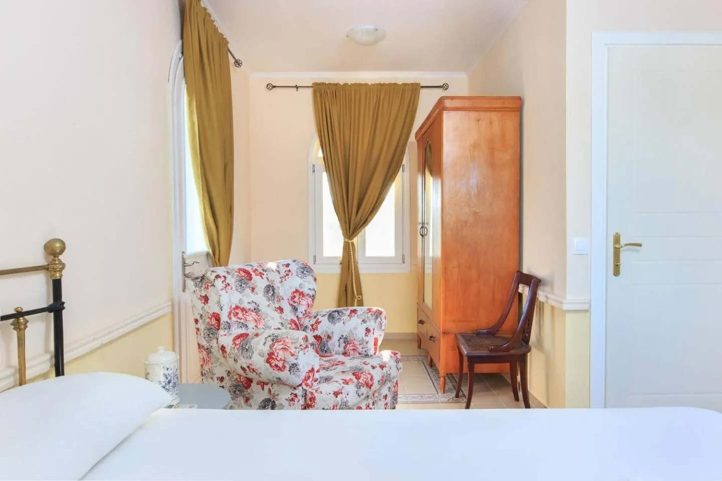 Photo of the whole room, Bed in Villas Thassos