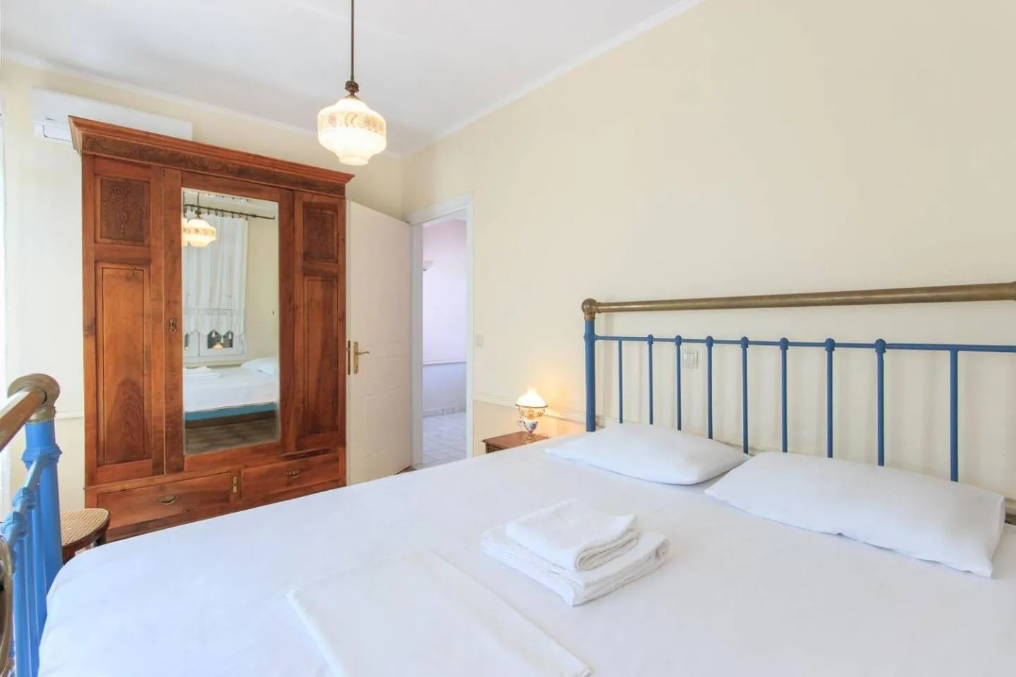 Bed in Villas Thassos