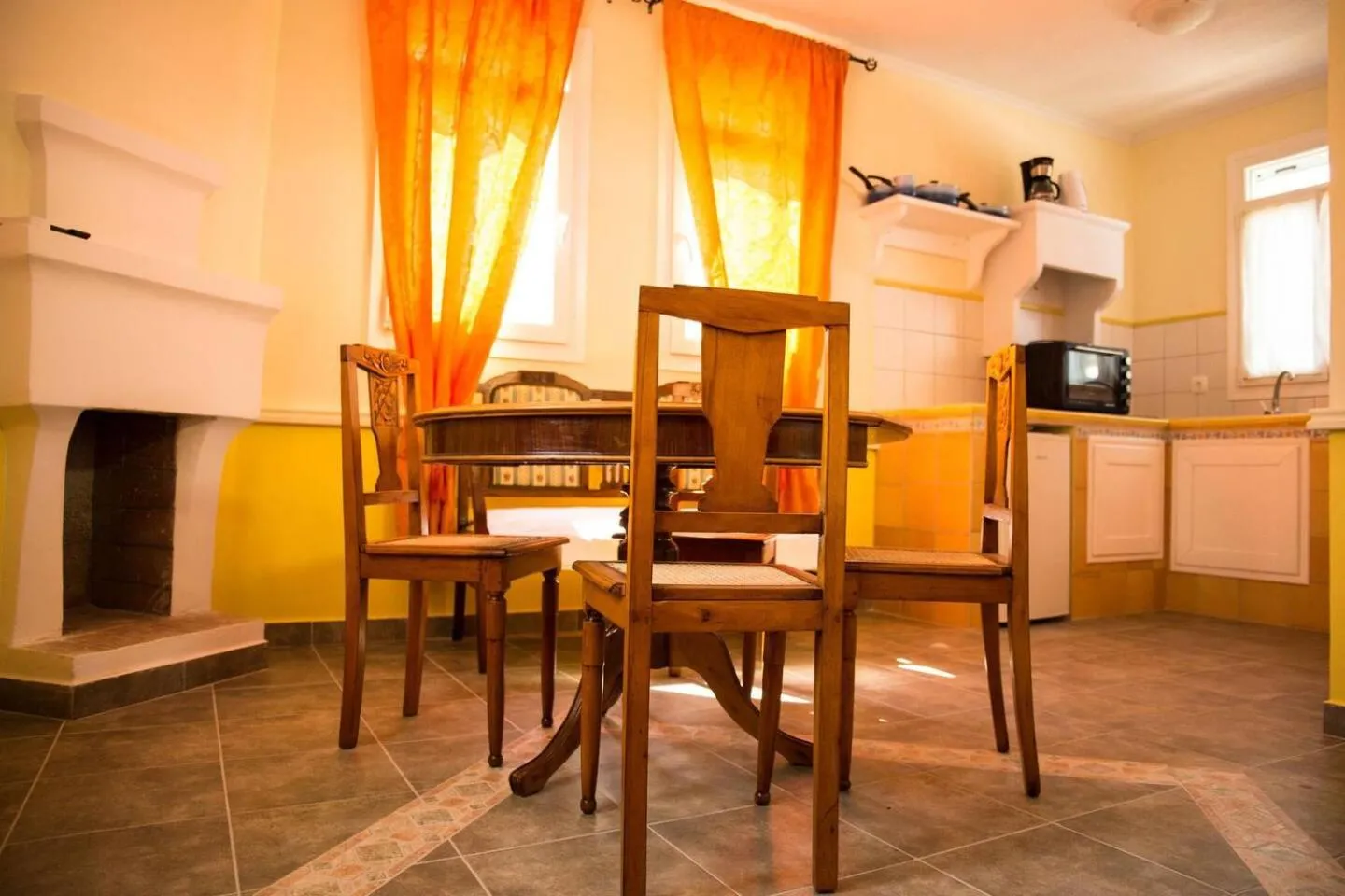 Kitchen or kitchenette in Villas Thassos