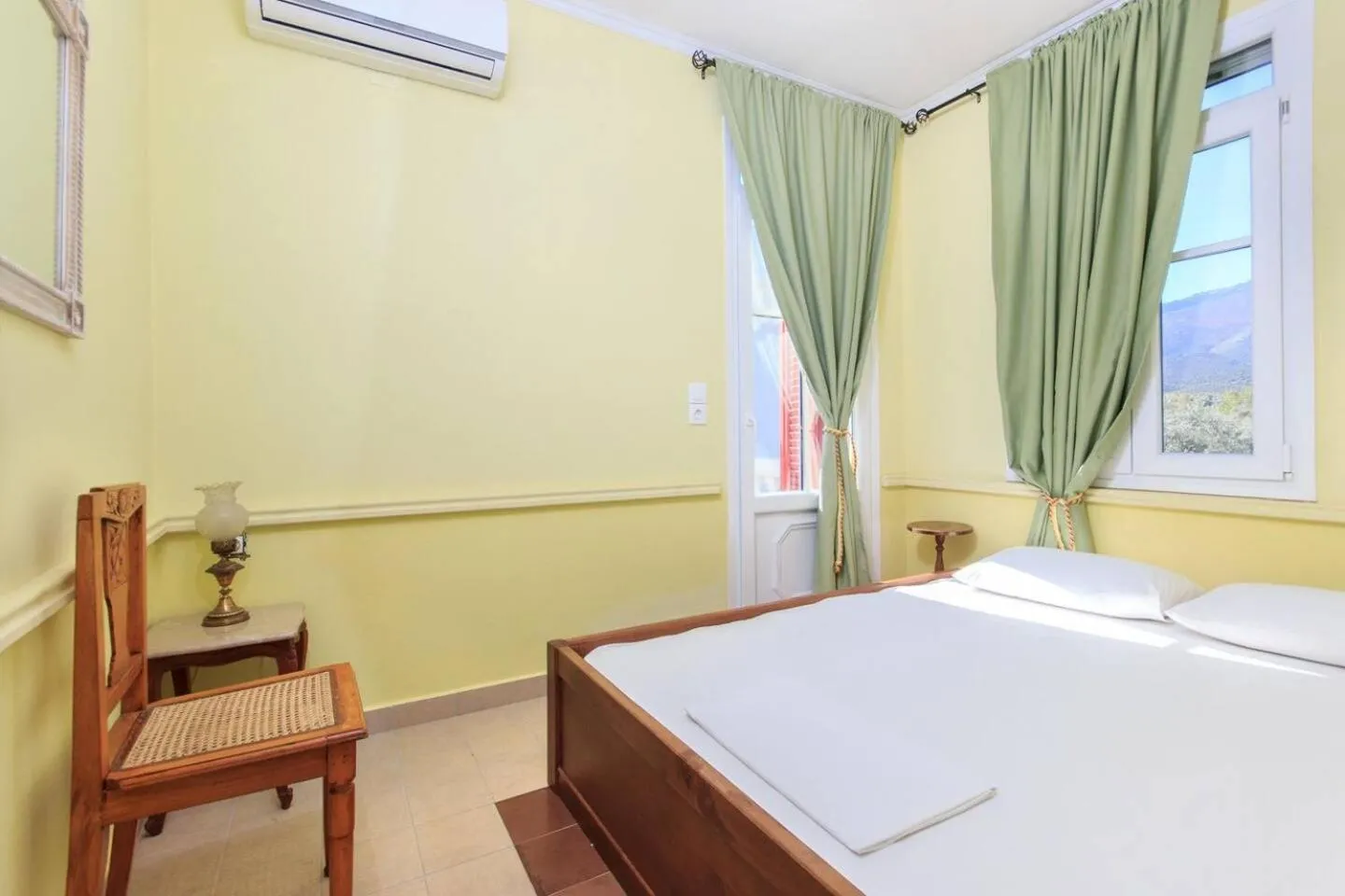 Bed in Villas Thassos