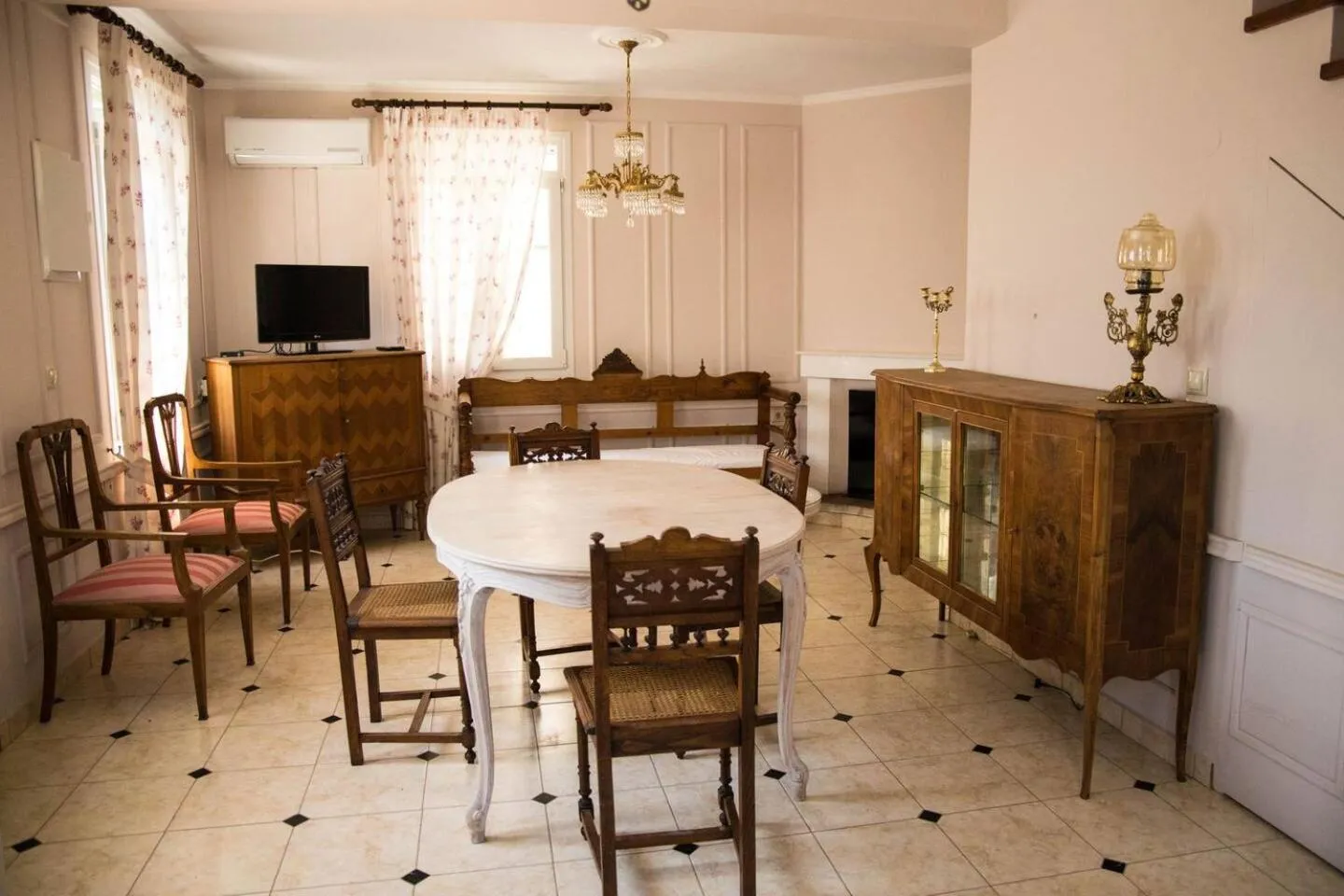 TV and multimedia in Villas Thassos