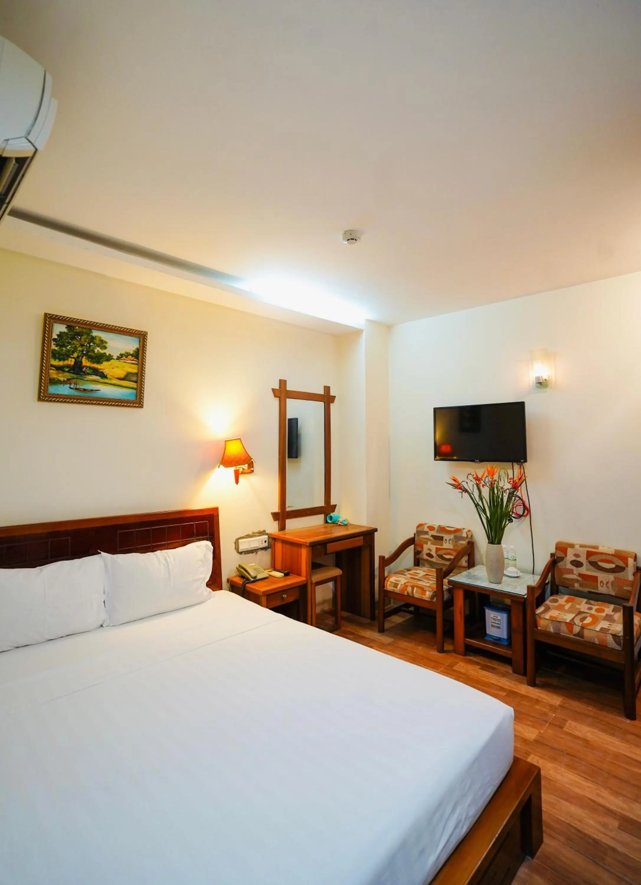 Bed in Golden Sea Hotel