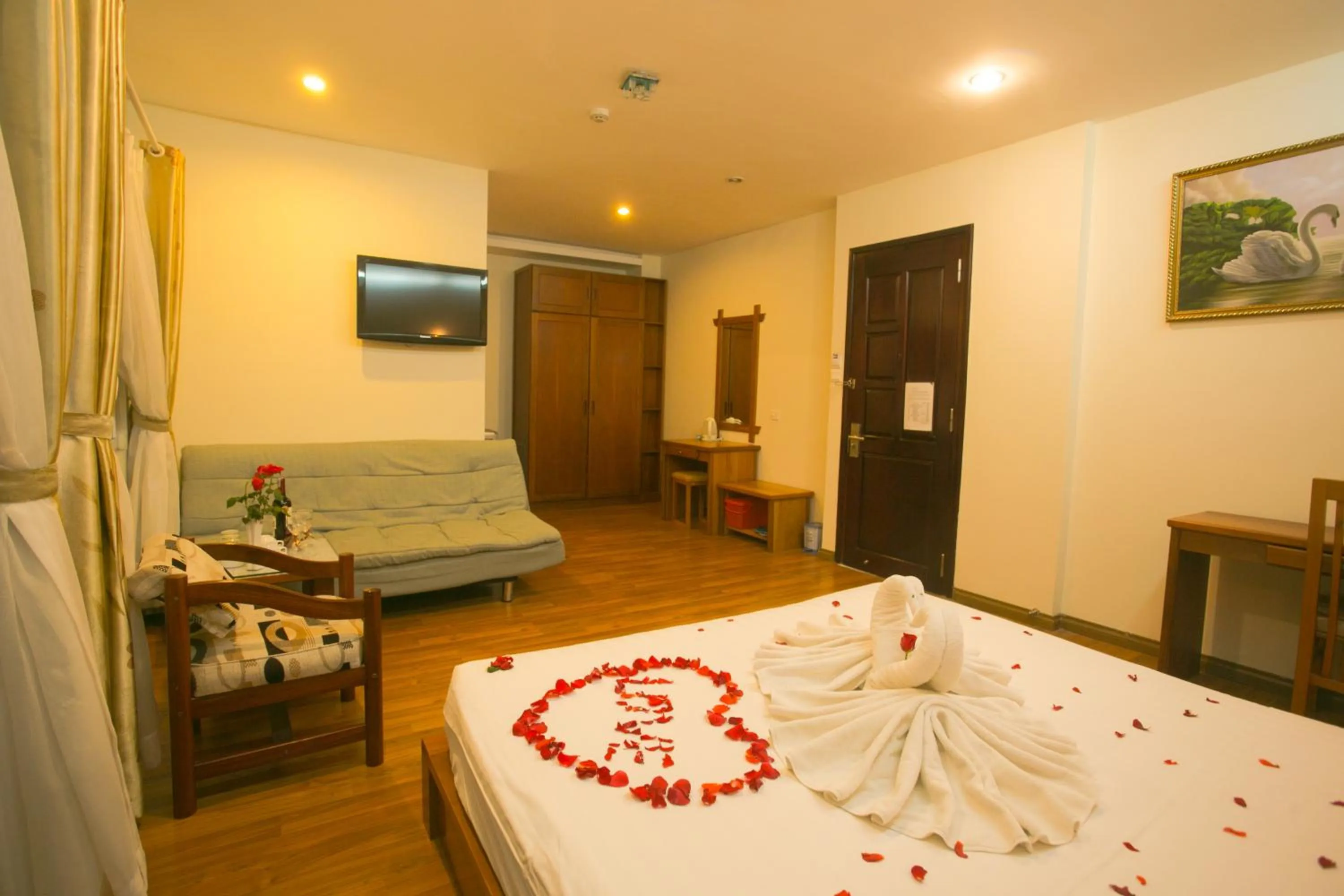 Bed in Golden Sea Hotel