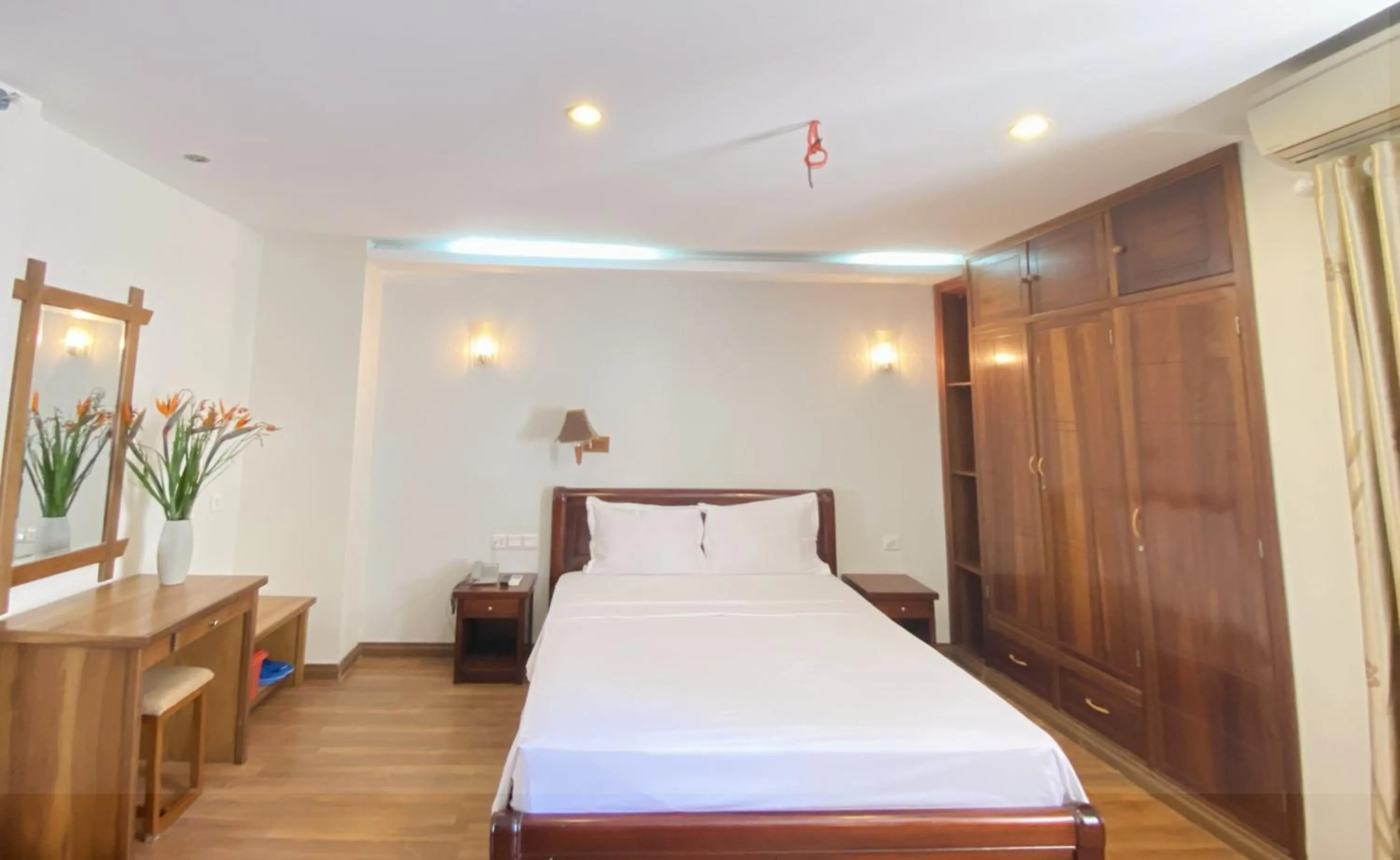 Bed in Golden Sea Hotel