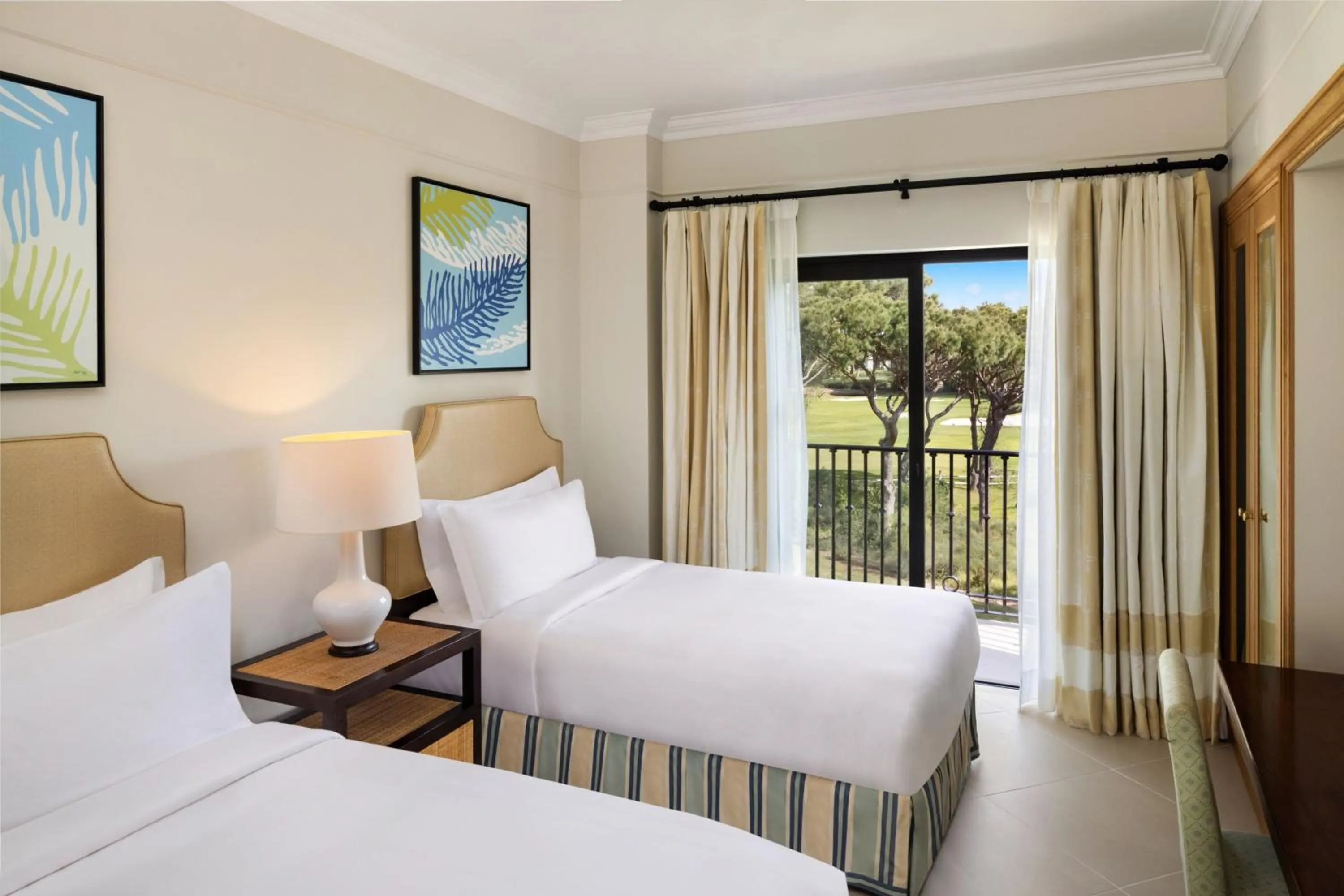 Photo of the whole room, Bed in Pine Cliffs Residence, a Luxury Collection Resort, Algarve