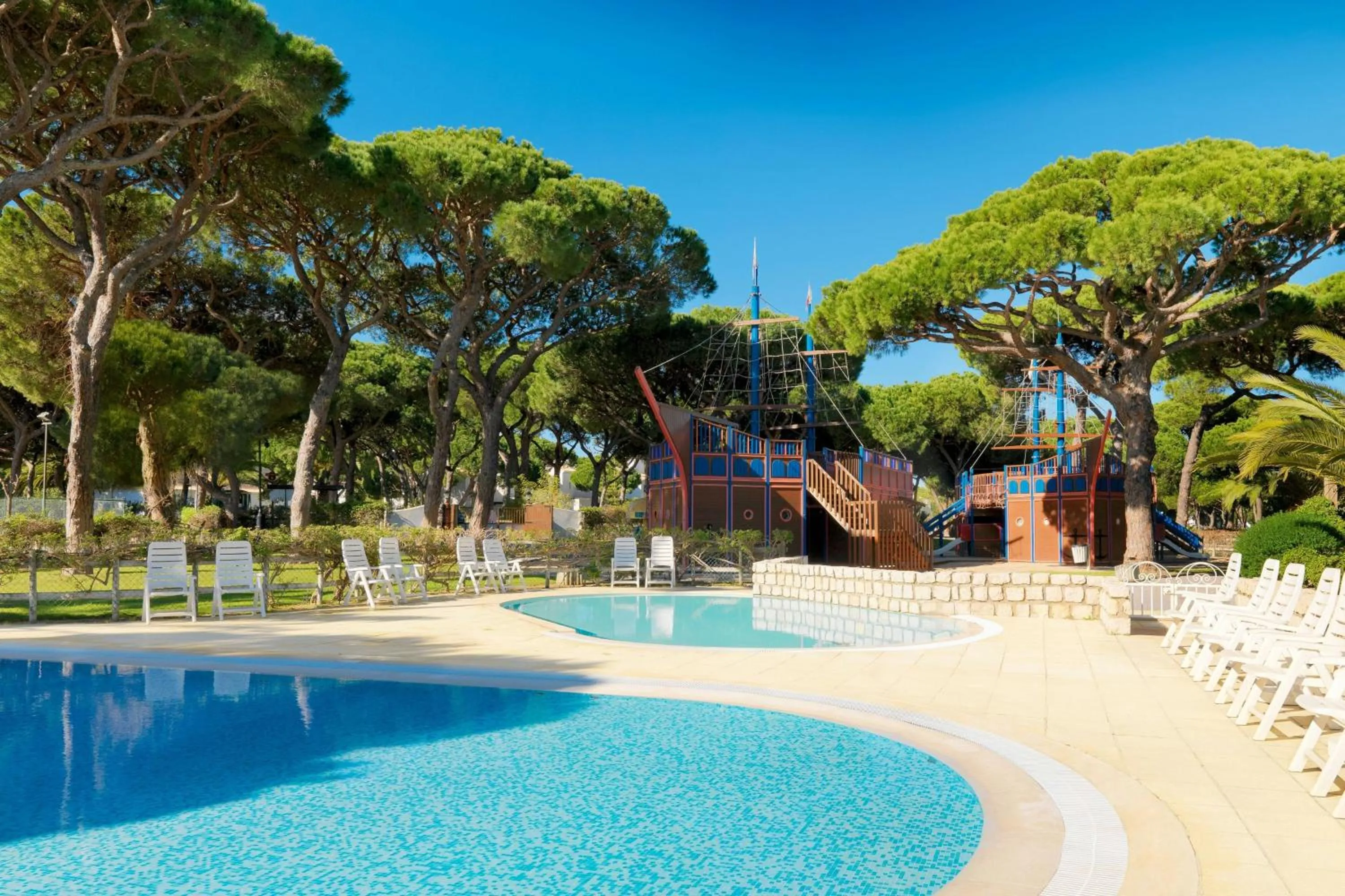 Swimming pool in Pine Cliffs Residence, a Luxury Collection Resort, Algarve