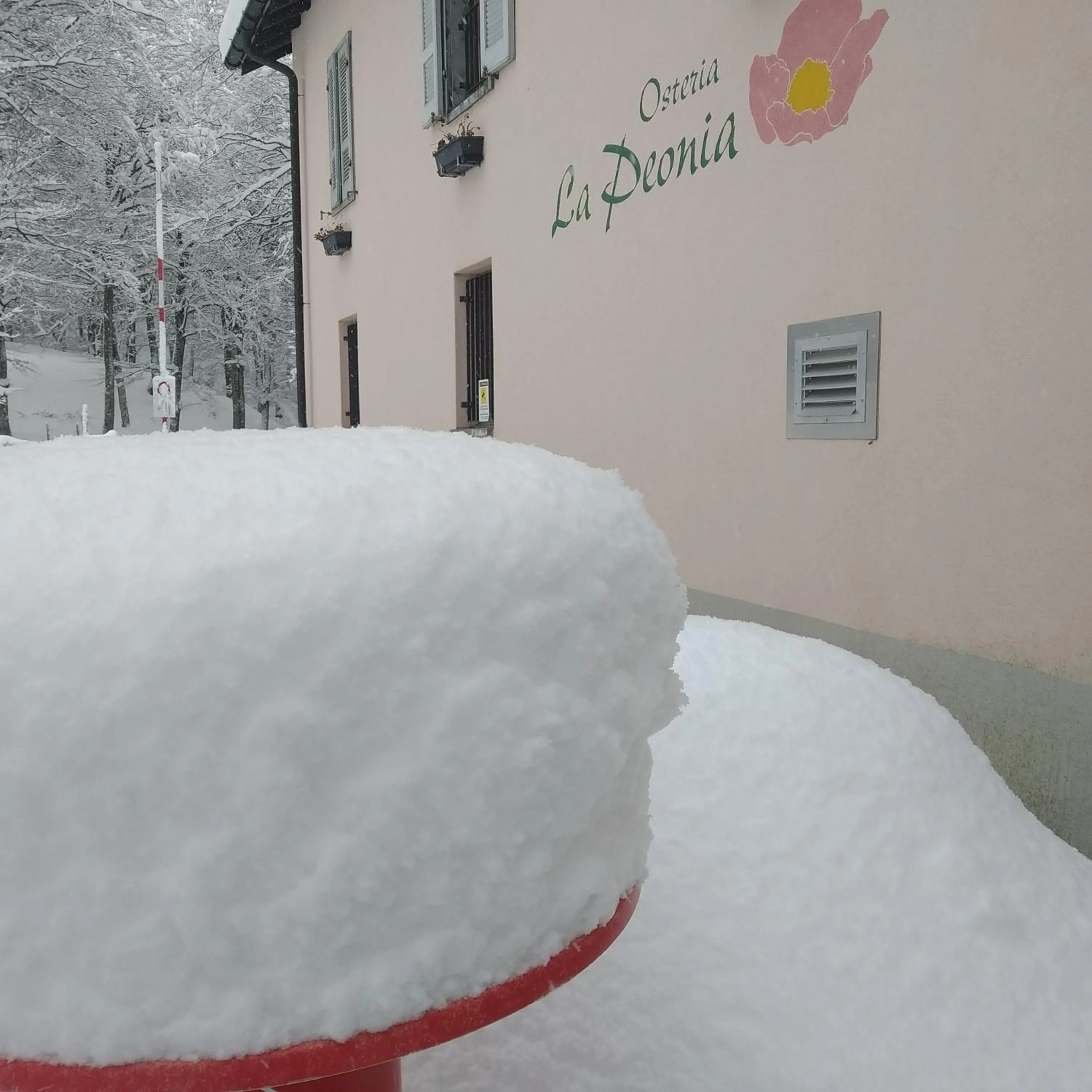 Winter in MOUNTAIN HOTEL Osteria di MONTAGNA La Peonia Monte Generoso