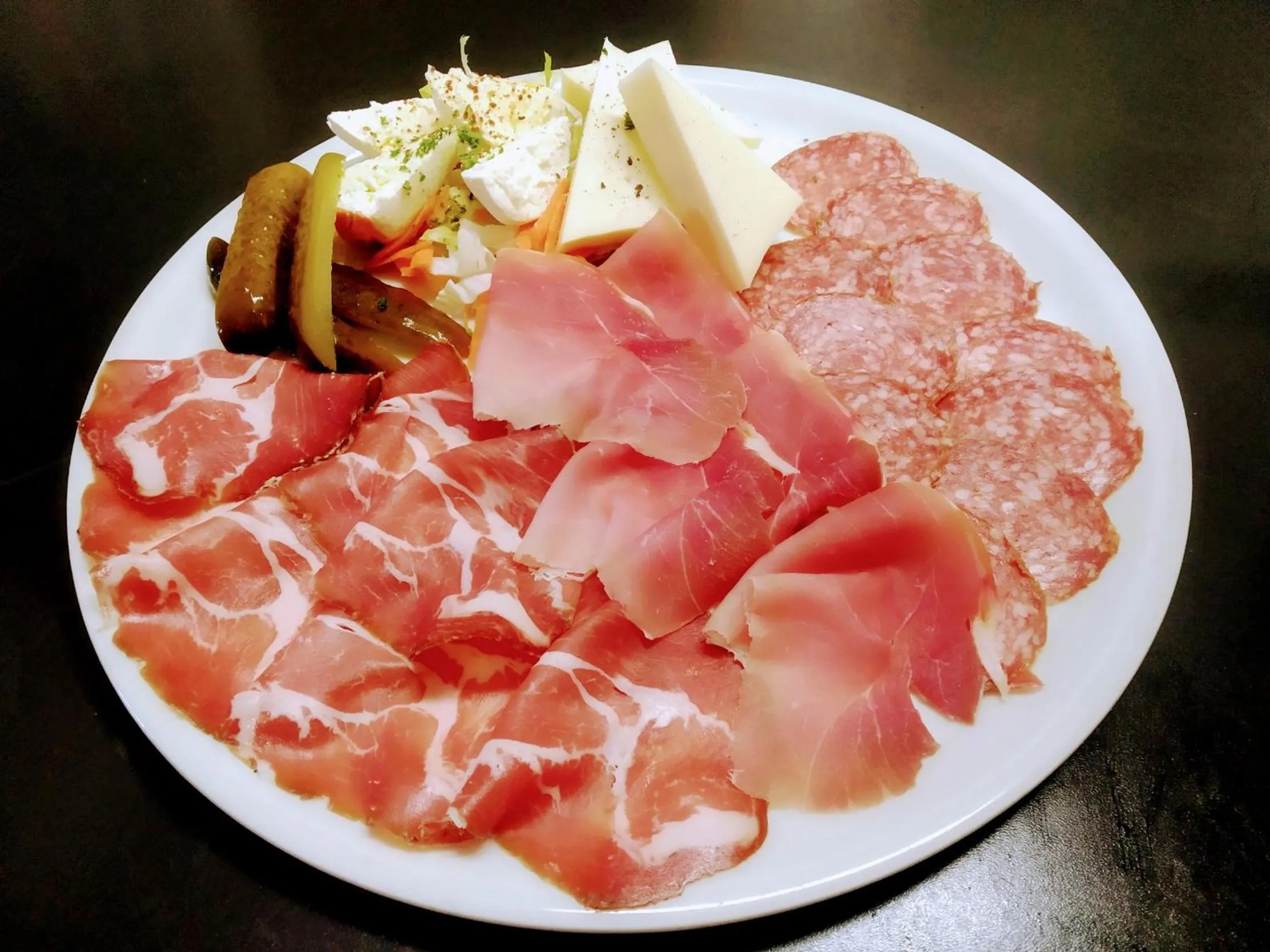 Food and drinks in MOUNTAIN HOTEL Osteria di MONTAGNA La Peonia Monte Generoso