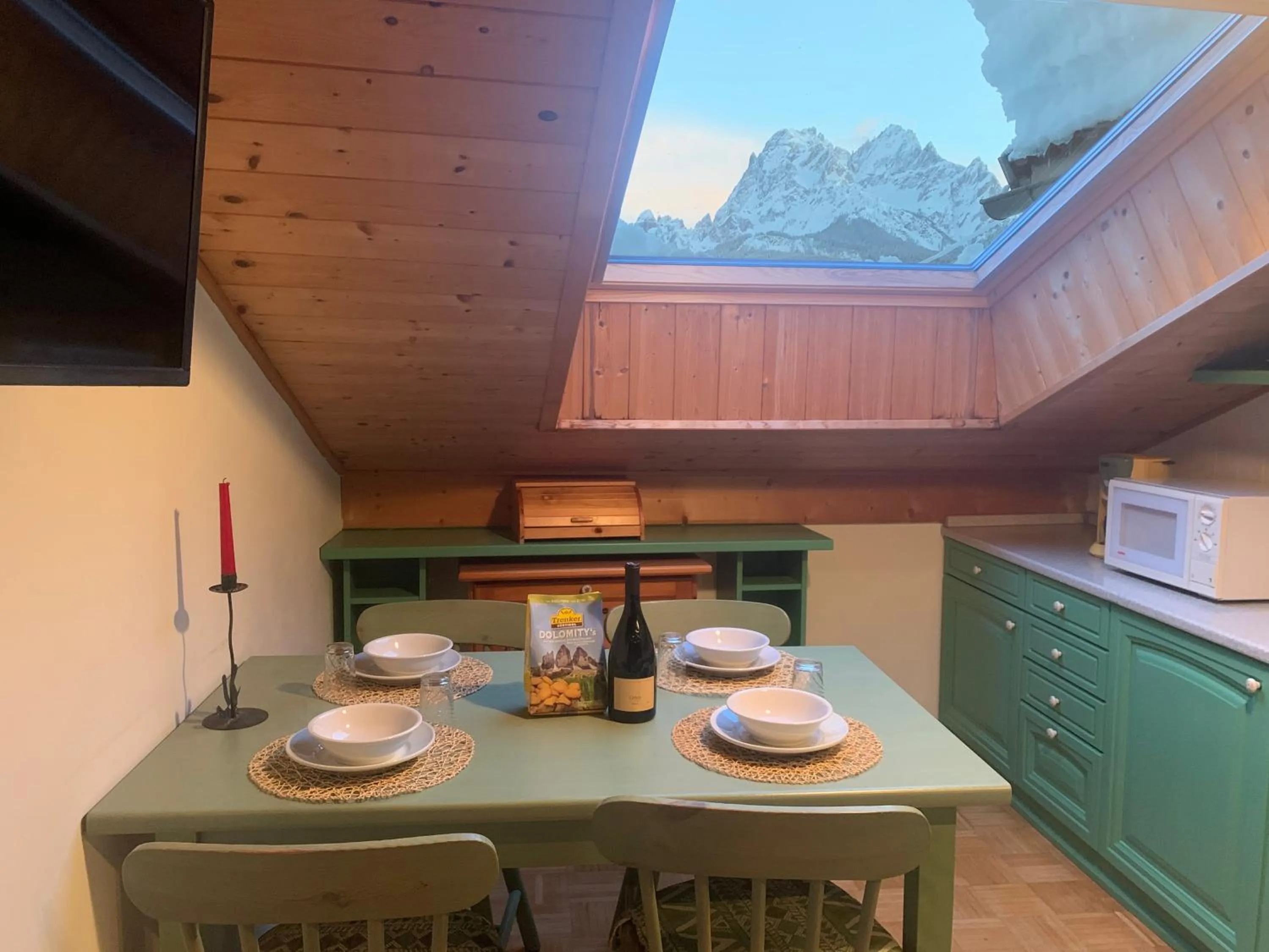 Dining area in Bachlaufen Haus