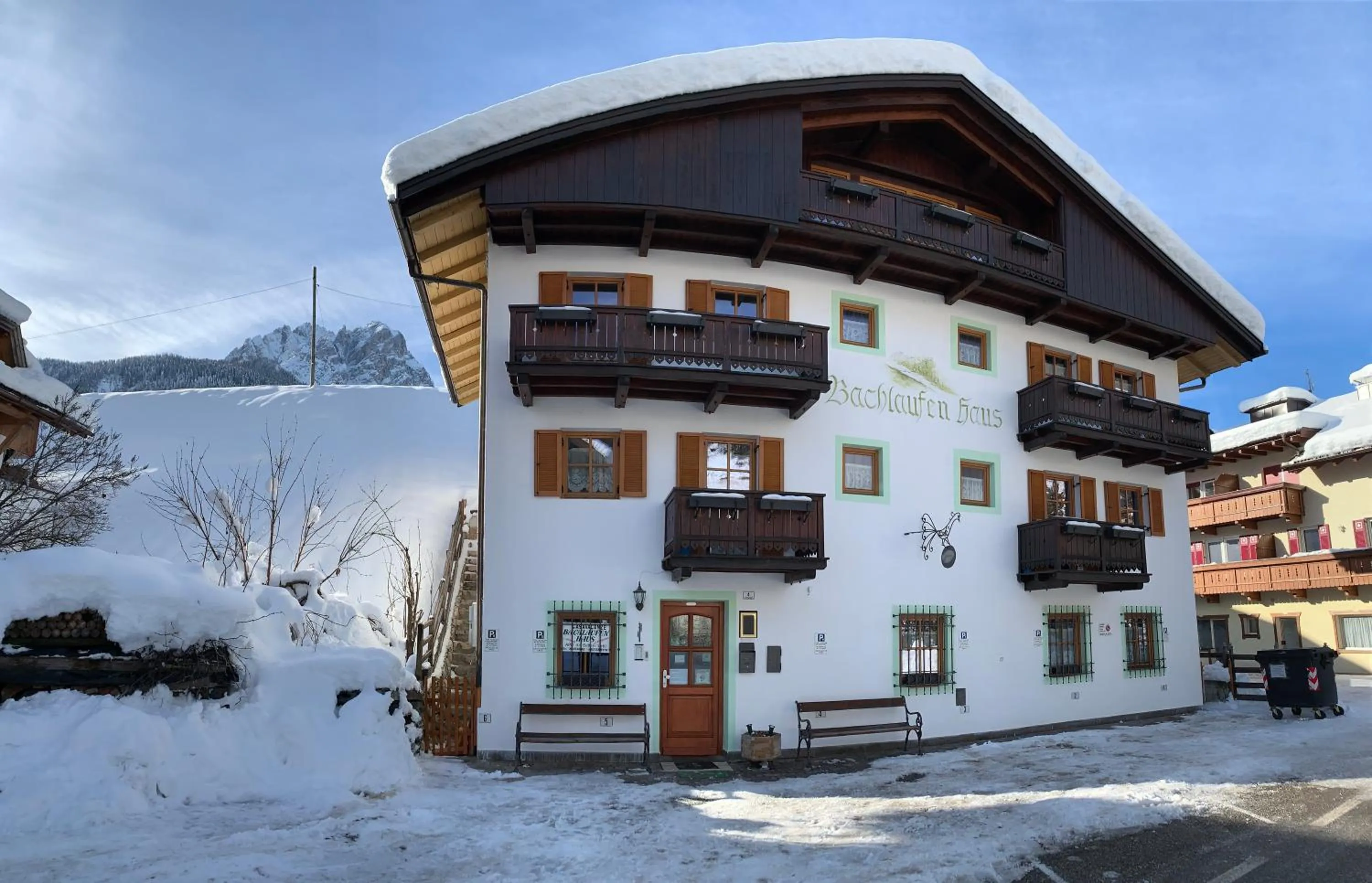 Property building in Bachlaufen Haus