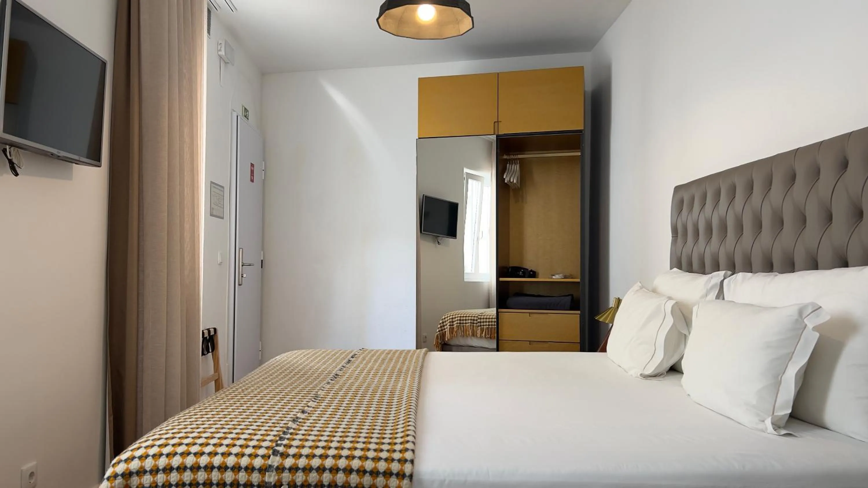 Bed in Quinta Colina by Shiadu