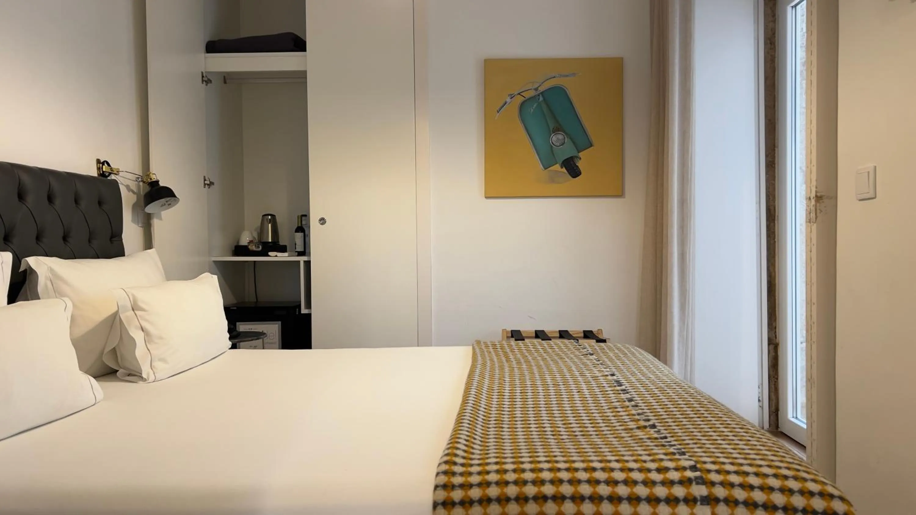 Bed in Quinta Colina by Shiadu