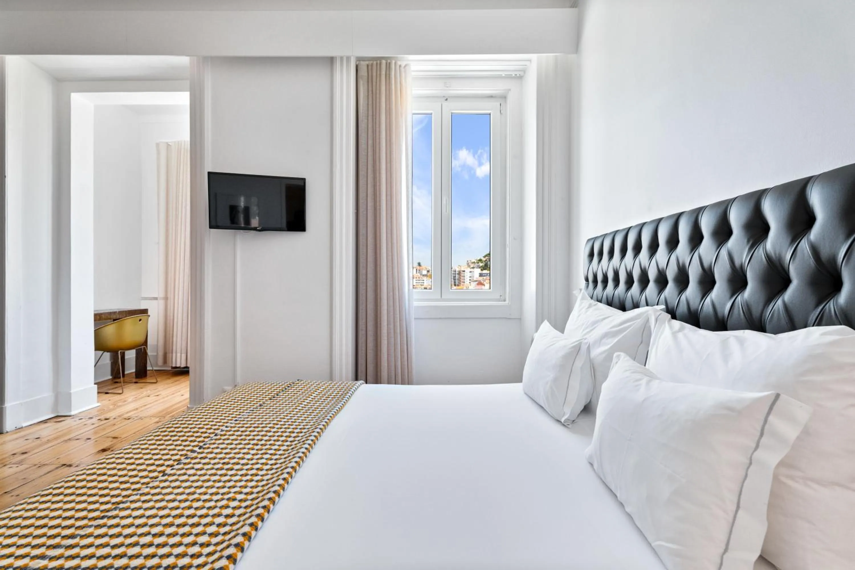 Bed in Quinta Colina by Shiadu