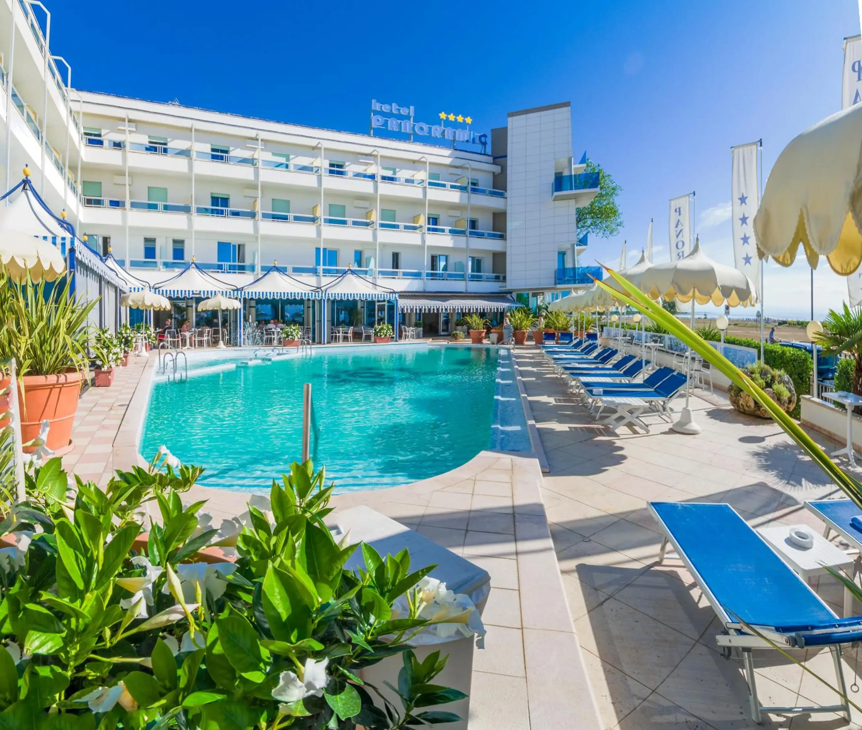 Swimming pool in Hotel Panoramic Swimming pool in Hotel Panoramic
