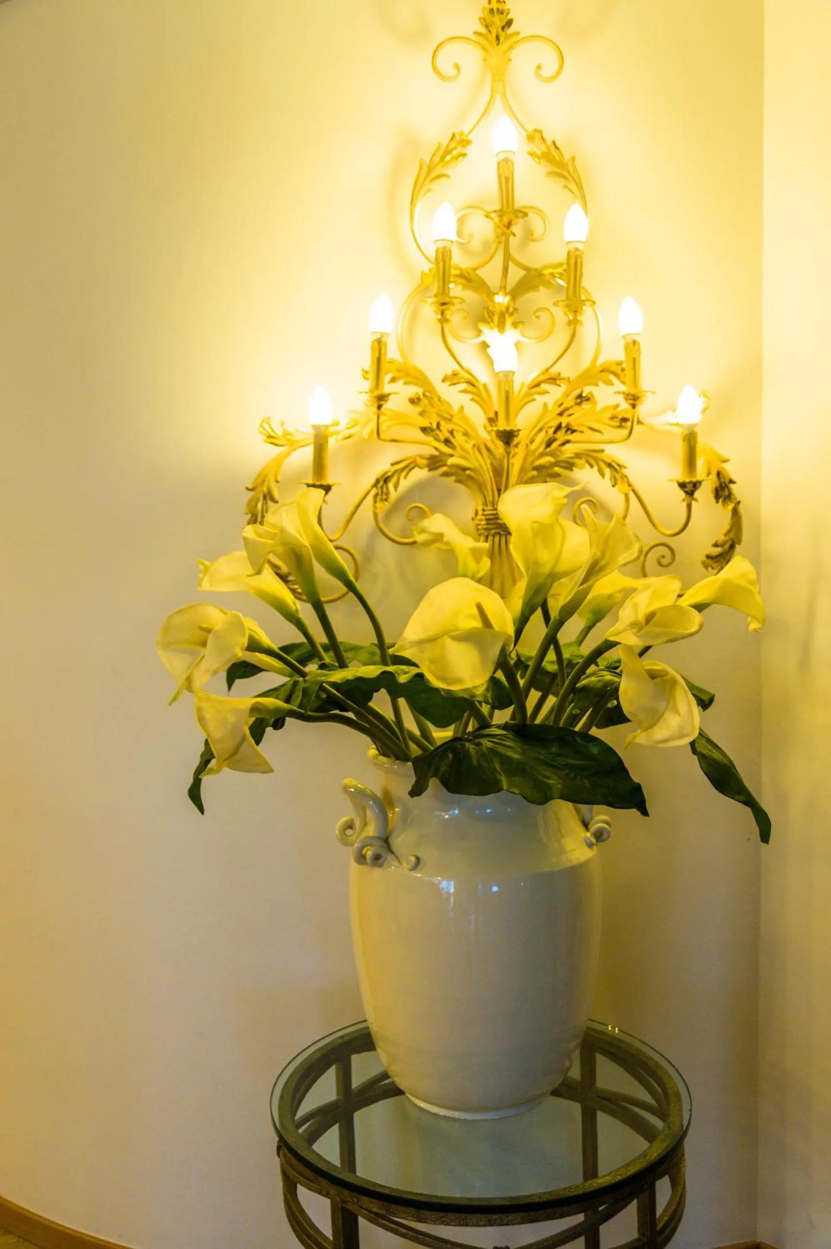 Communal lounge/ TV room in Hotel Panoramic