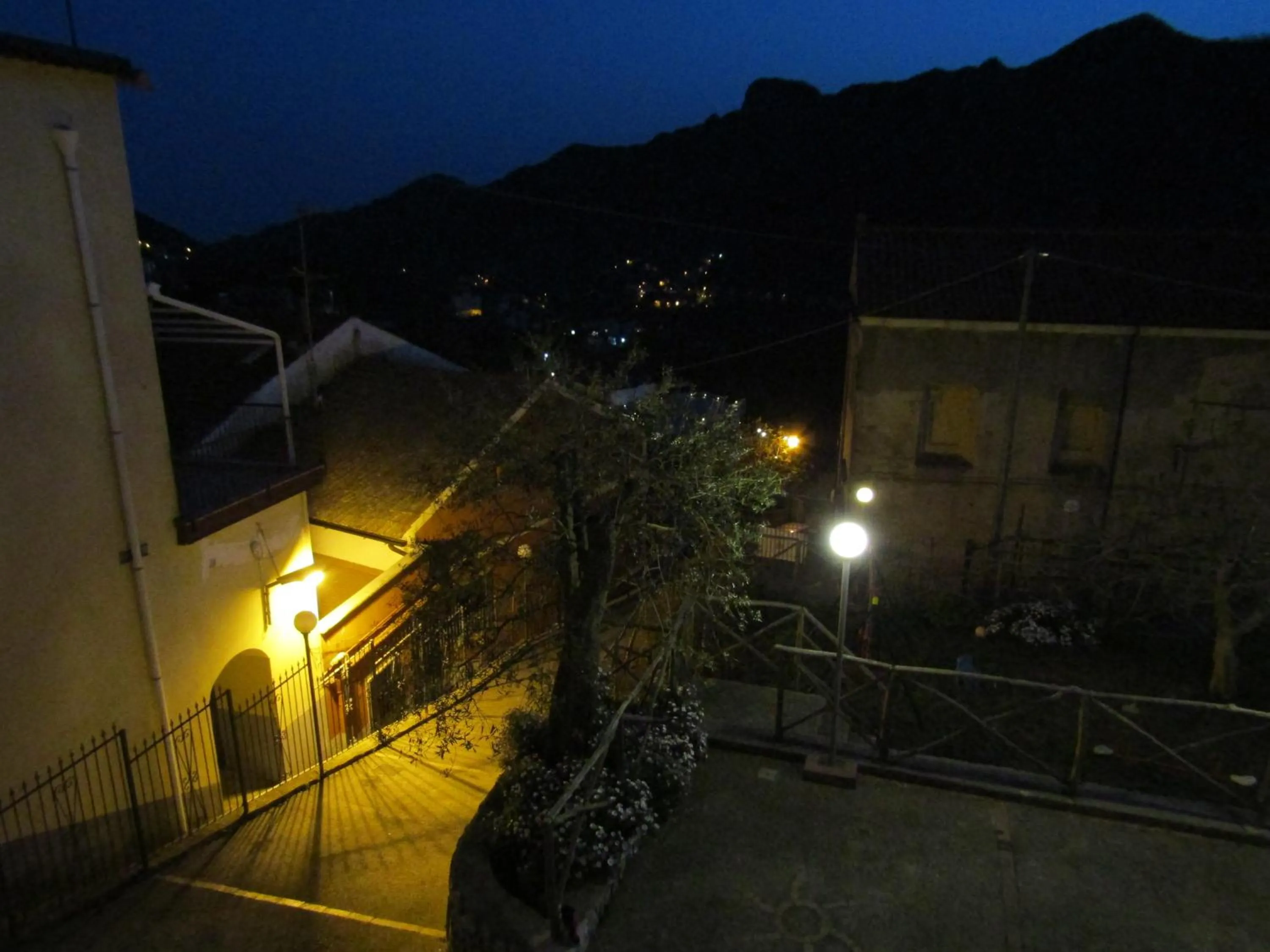 Property building in Puesta De Sol