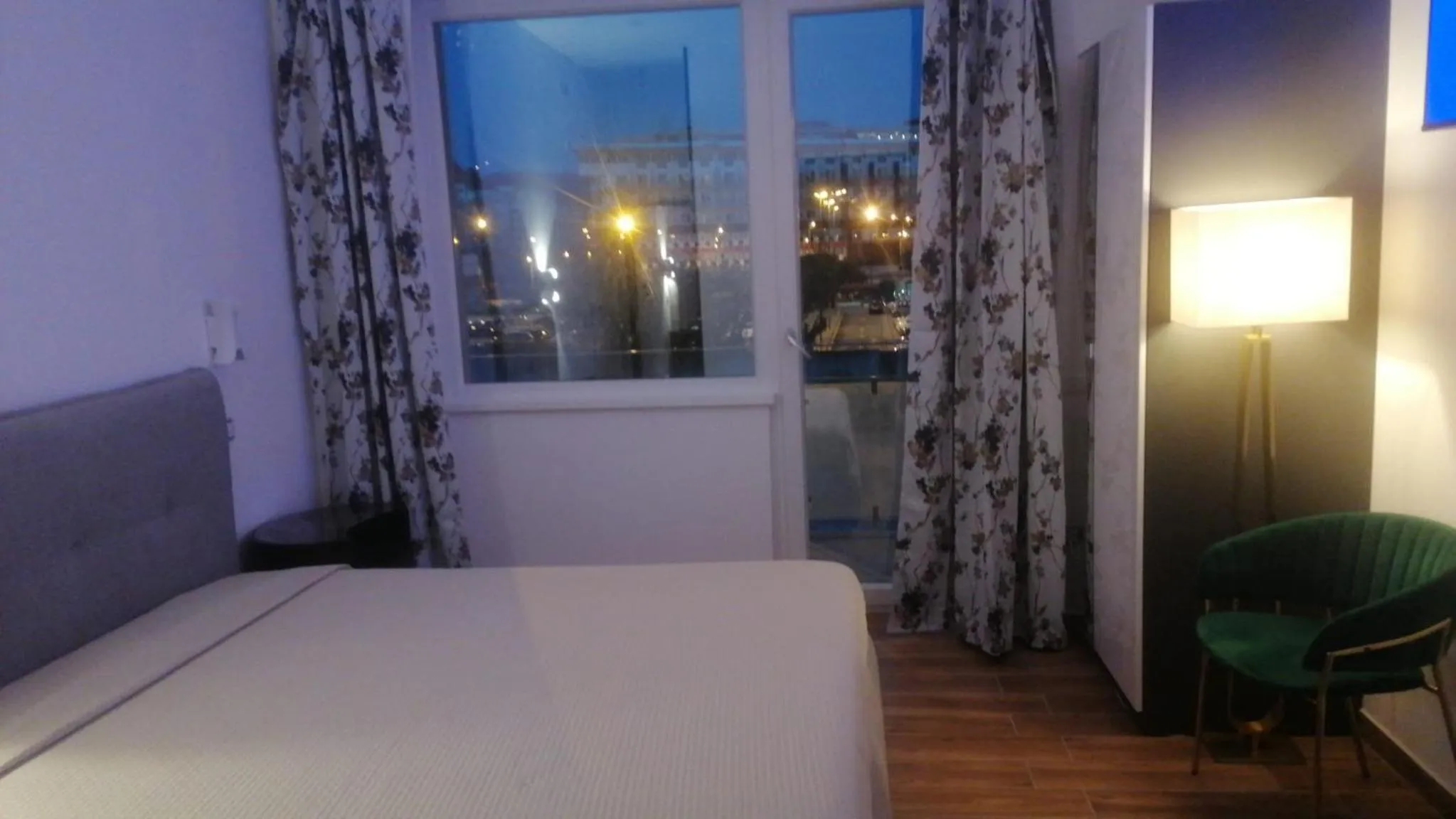 Bed in B&B Mini Hotel Incity-close train station and port-