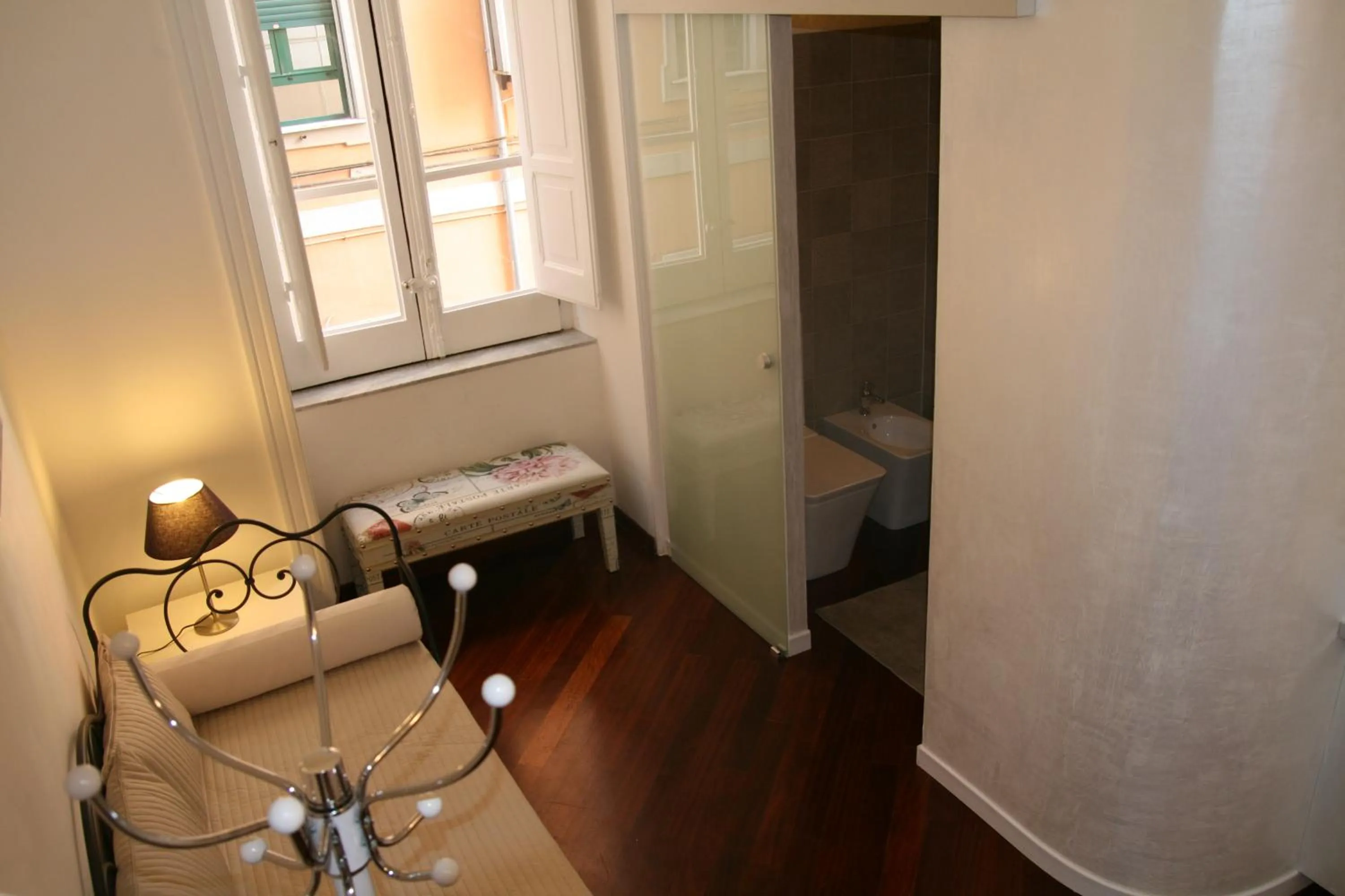 Day in B&B Mini Hotel Incity-close train station and port-