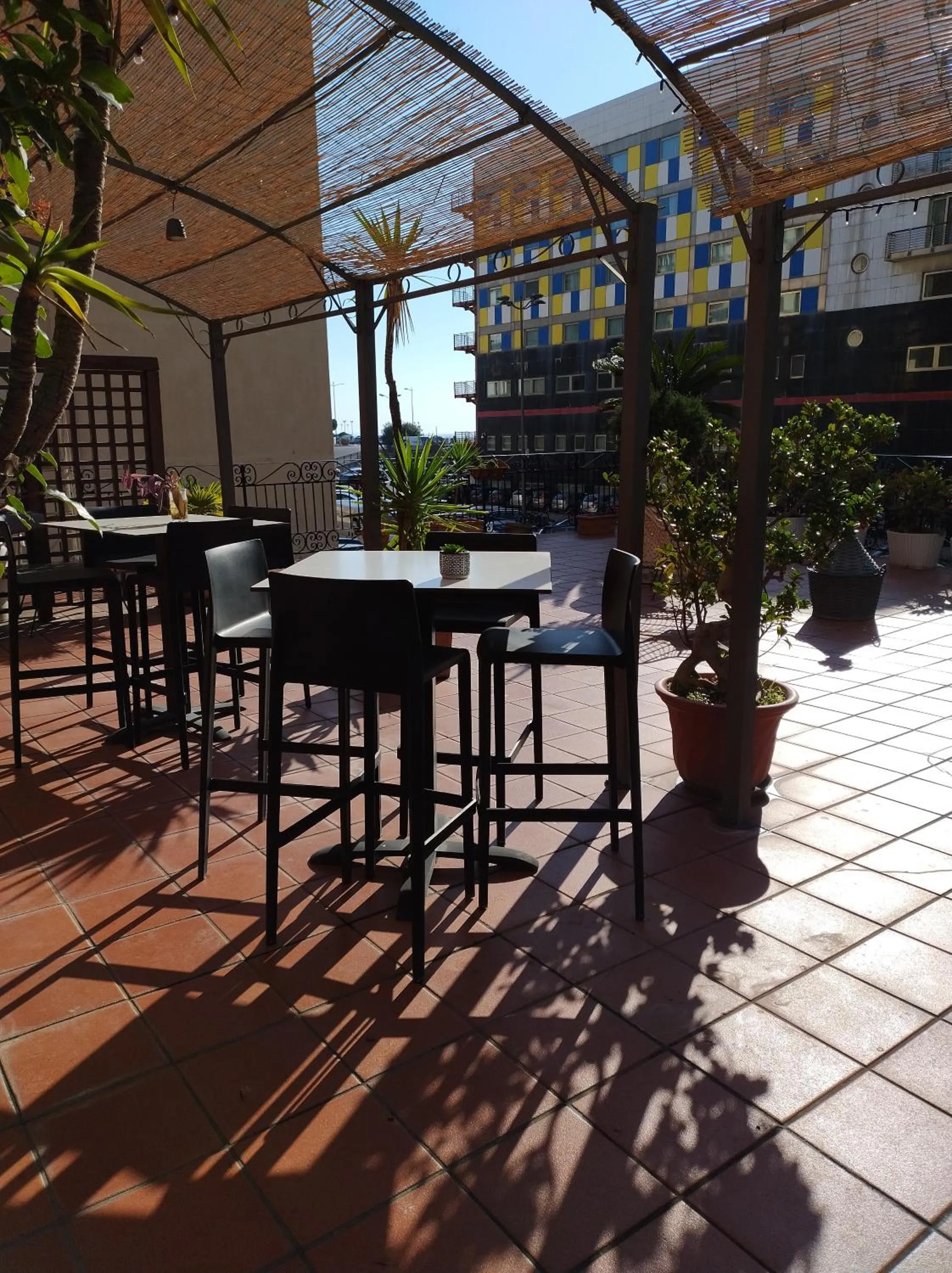 Patio in B&B Mini Hotel Incity-close train station and port-